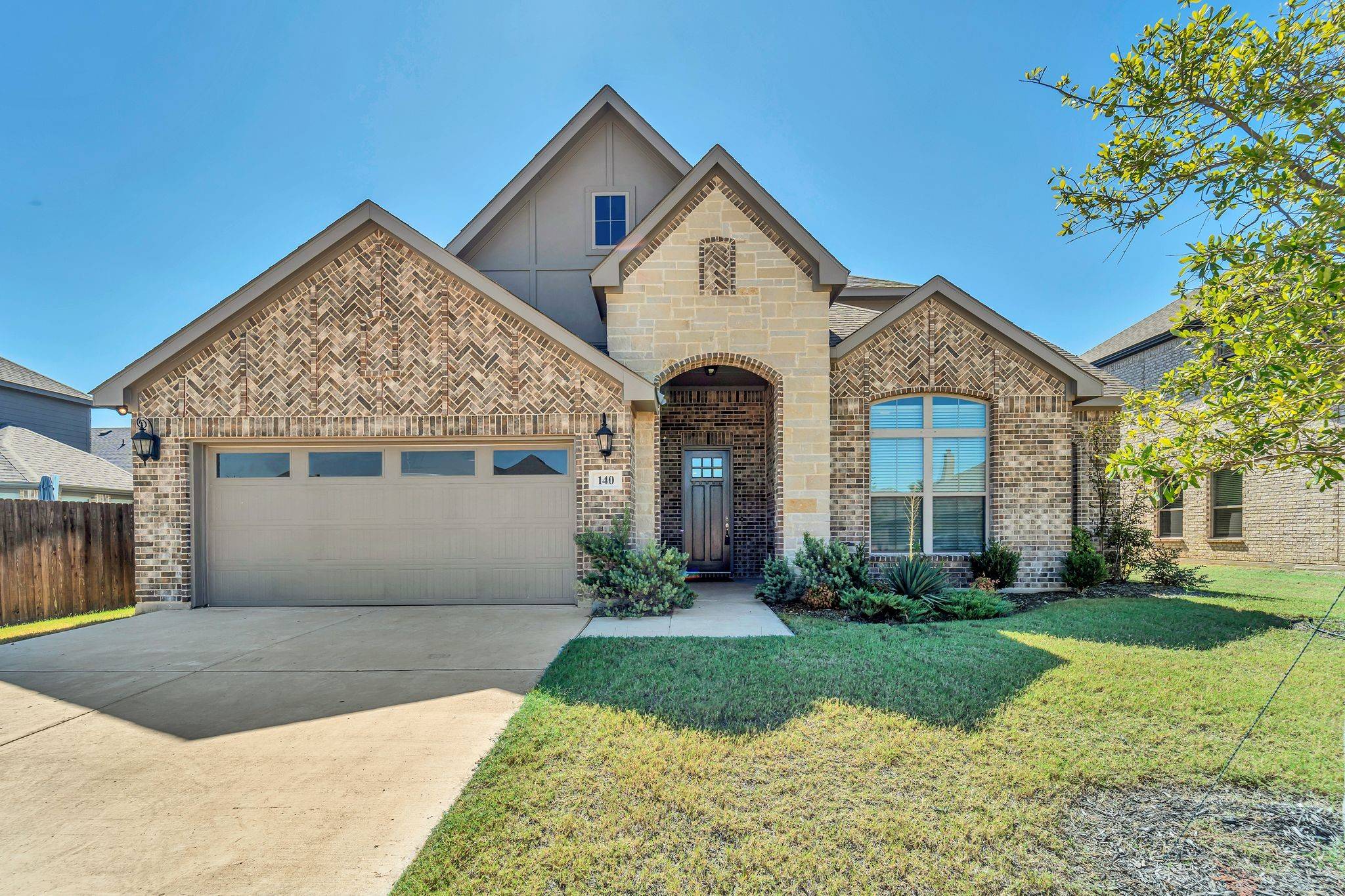 Waxahachie, TX 75165,140 Crockett DR