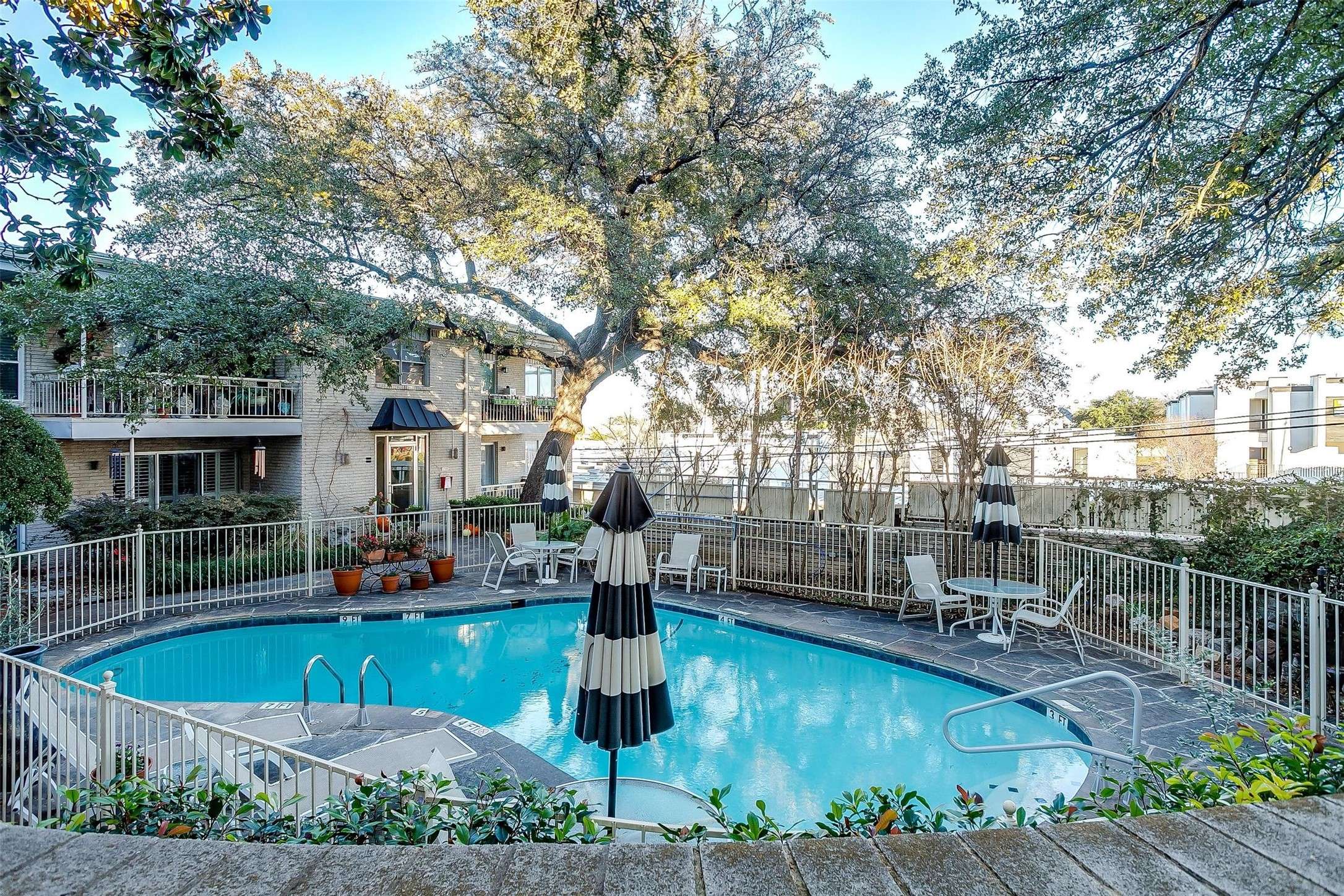 Fort Worth, TX 76116,2301 Ridgmar PLZ #5