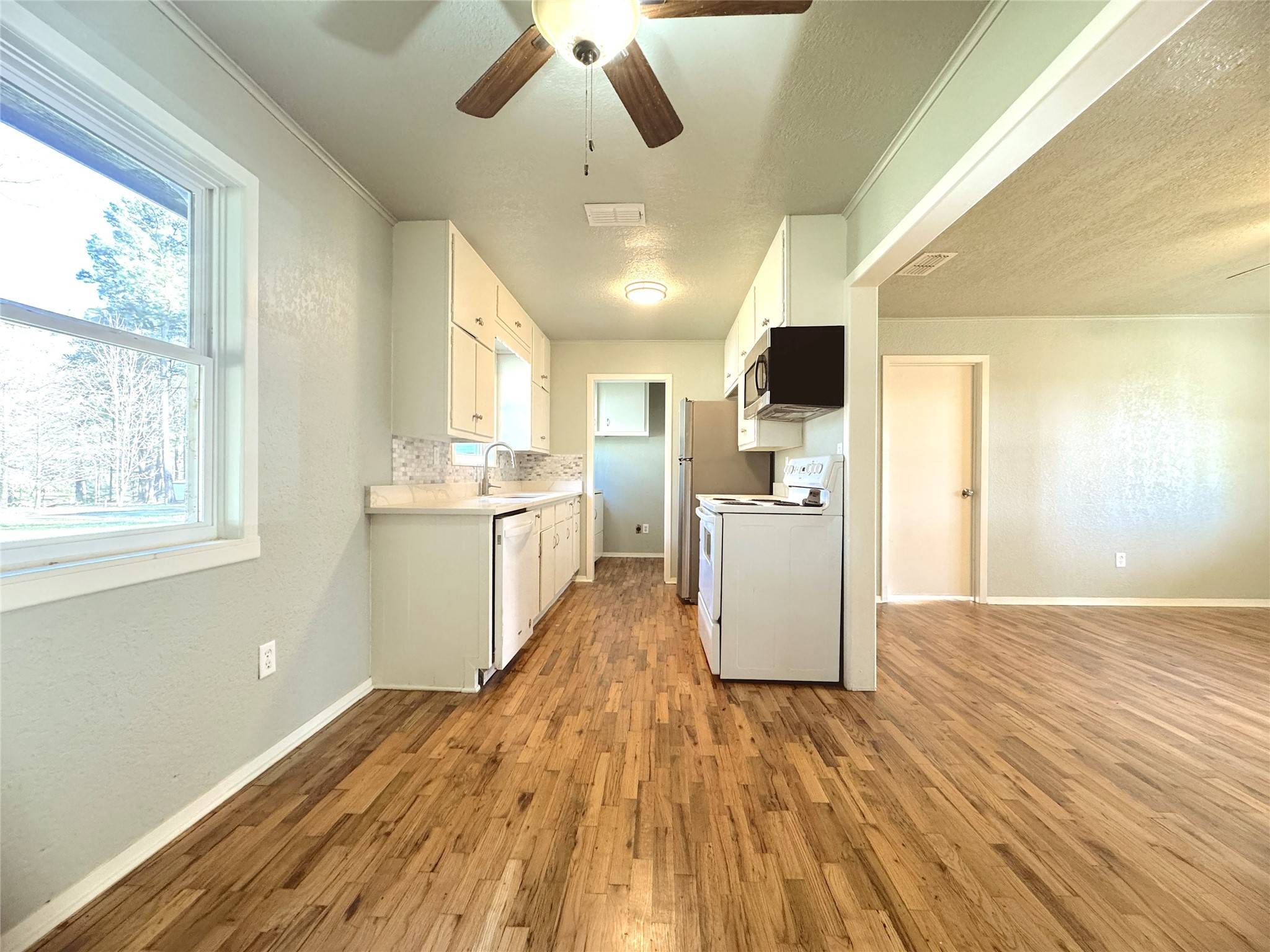 Mount Vernon, TX 75457,281 Lake DR