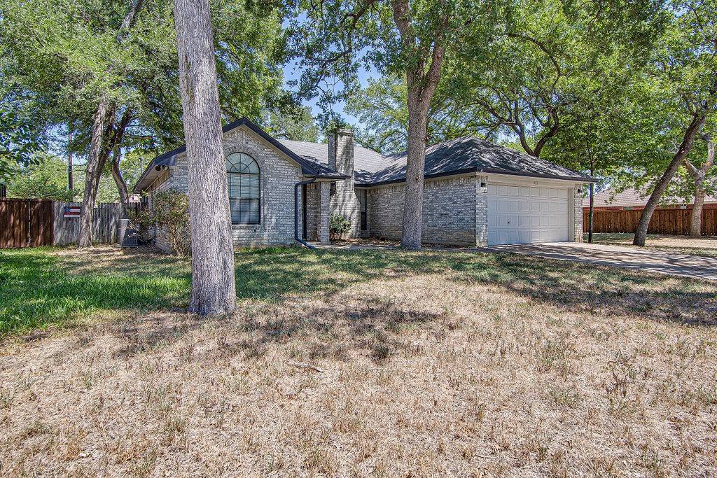 Burleson, TX 76028,1033 Oak Valley RD