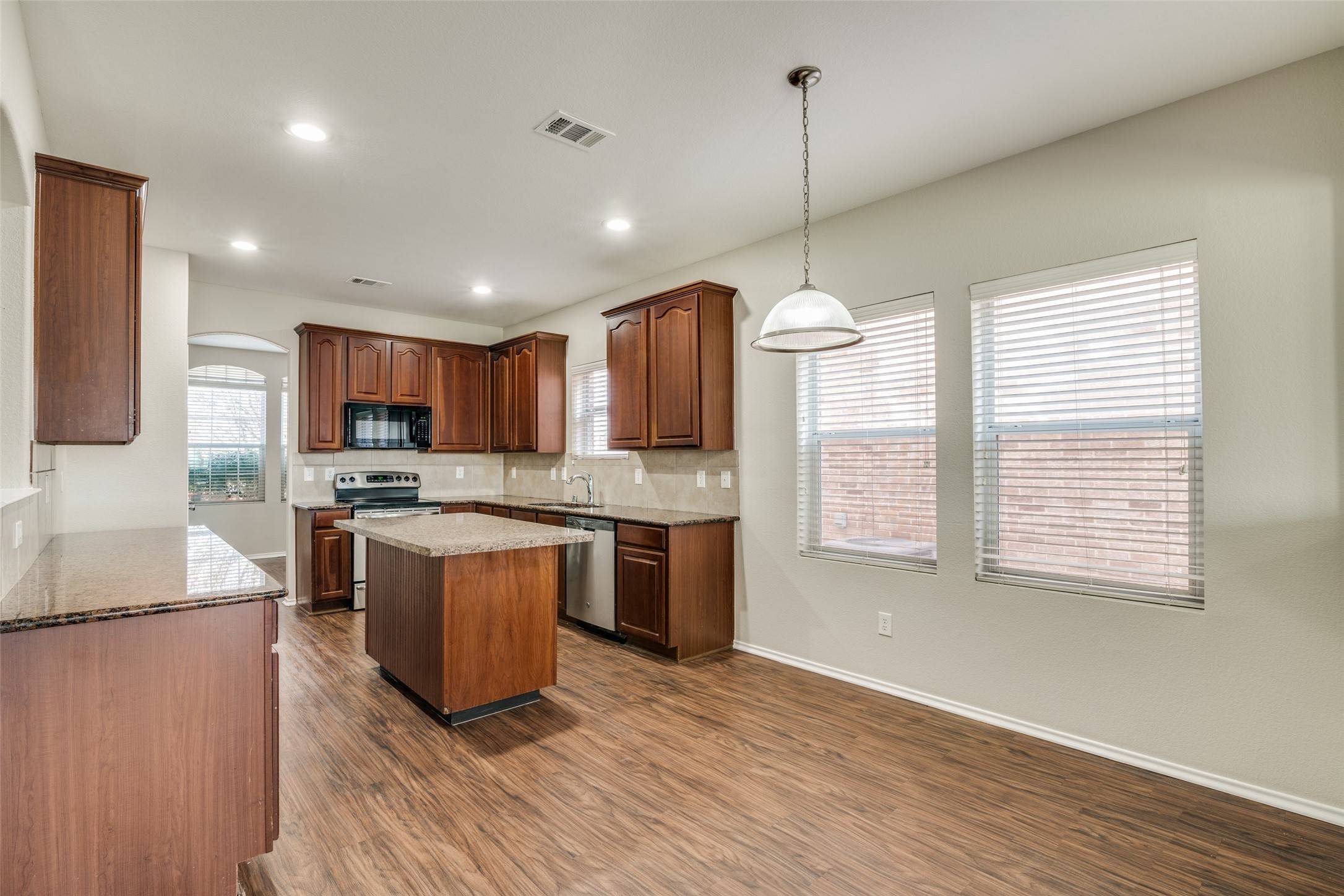 Lavon, TX 75166,448 Grant LN
