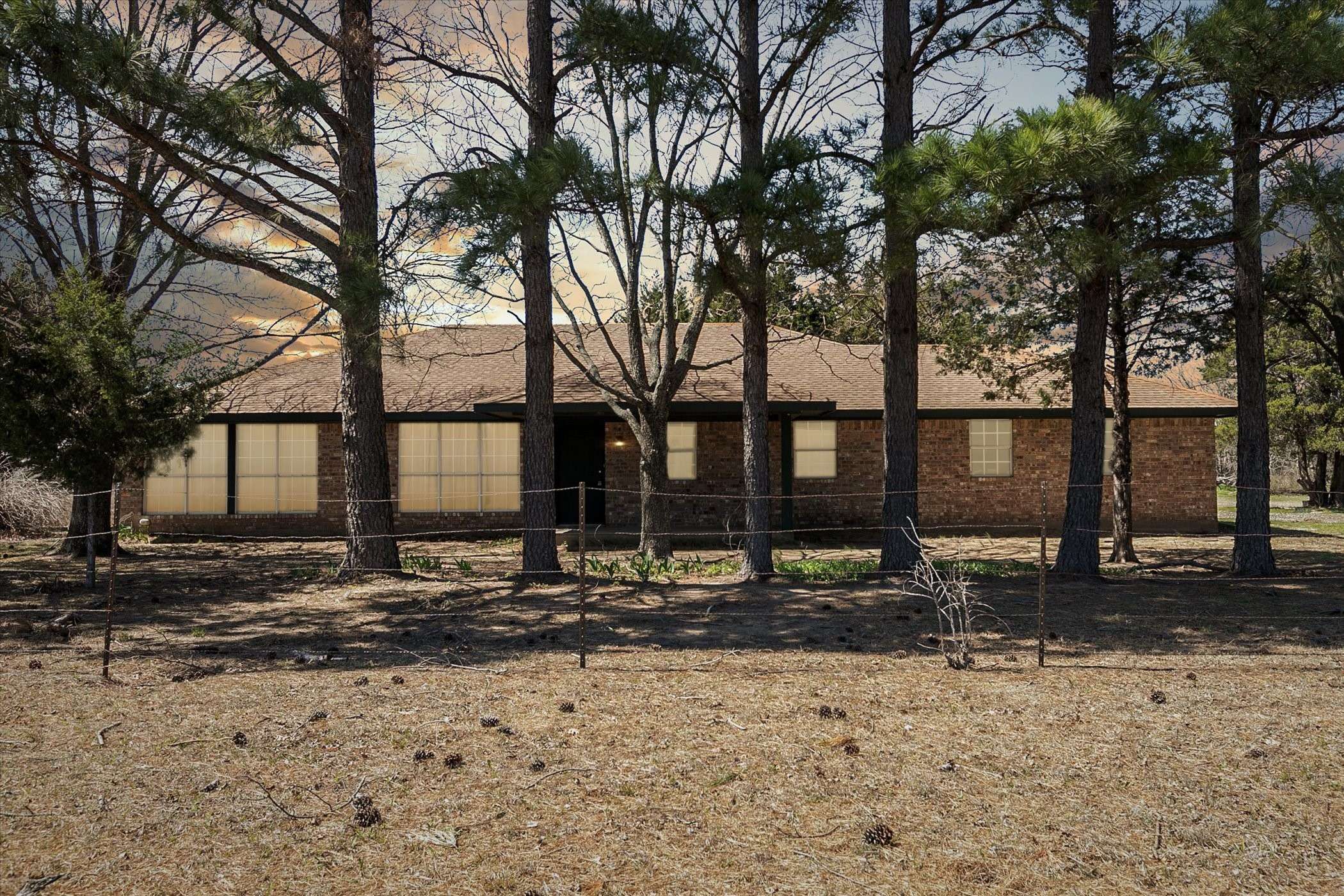 Whitesboro, TX 76273,5023 W Line RD