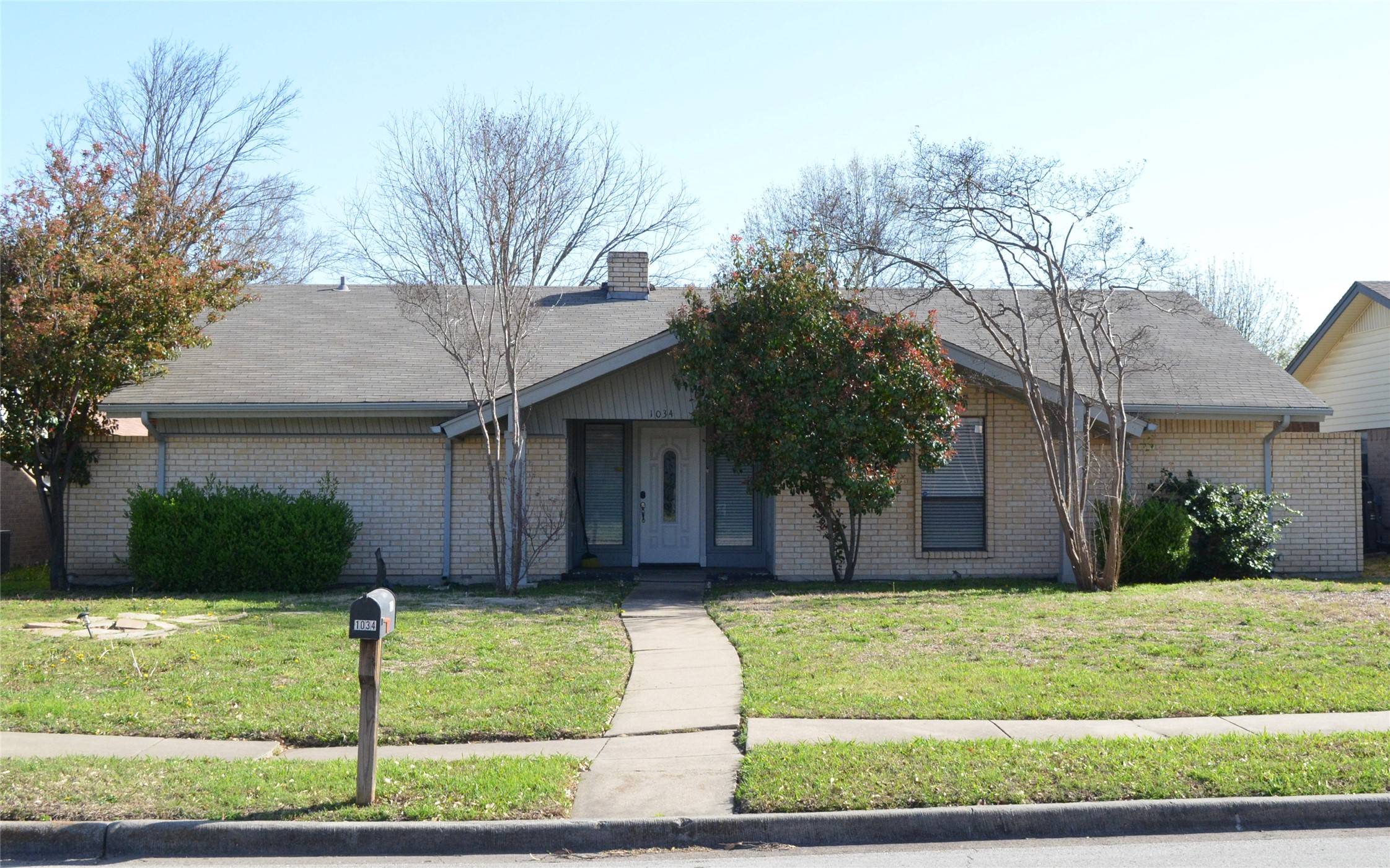 Garland, TX 75040,1034 Holland DR