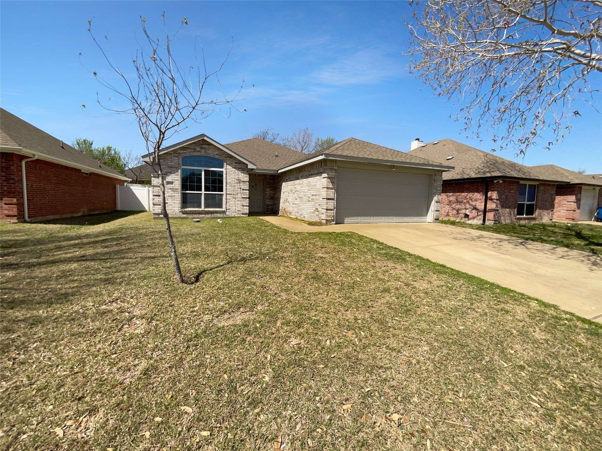 Dallas, TX 75228,3331 Light Point DR