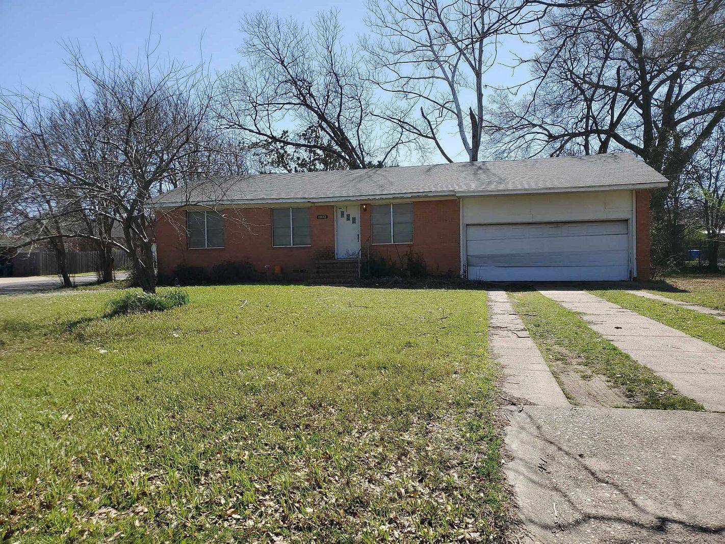 Mount Pleasant, TX 75455,1812 E 1st ST