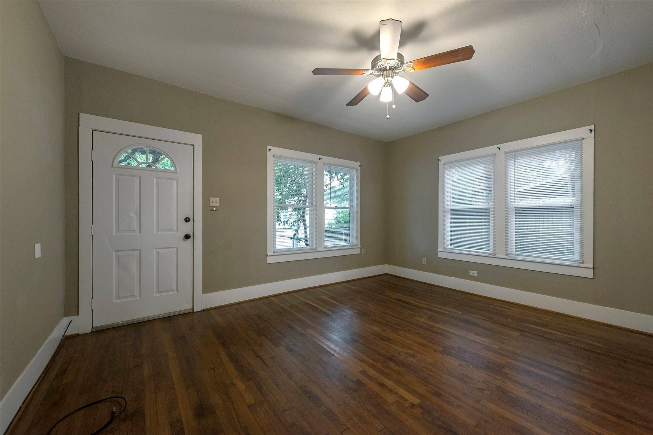 Weatherford, TX 76086,422 W Ball ST