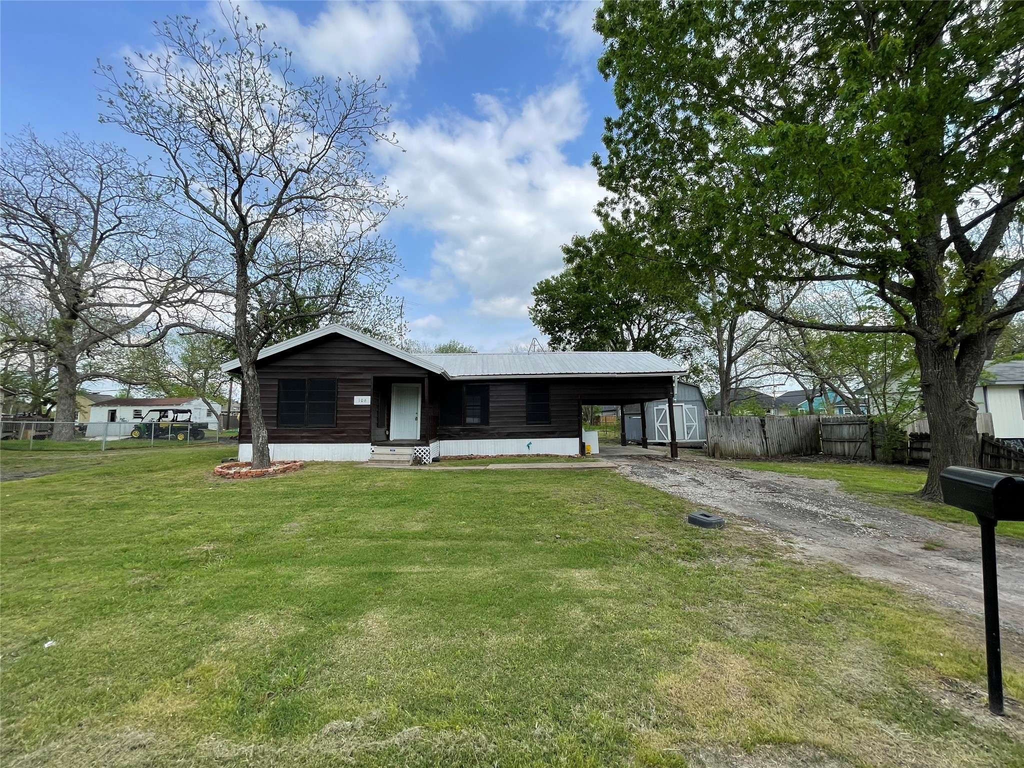 Celeste, TX 75423,106 N 4th ST