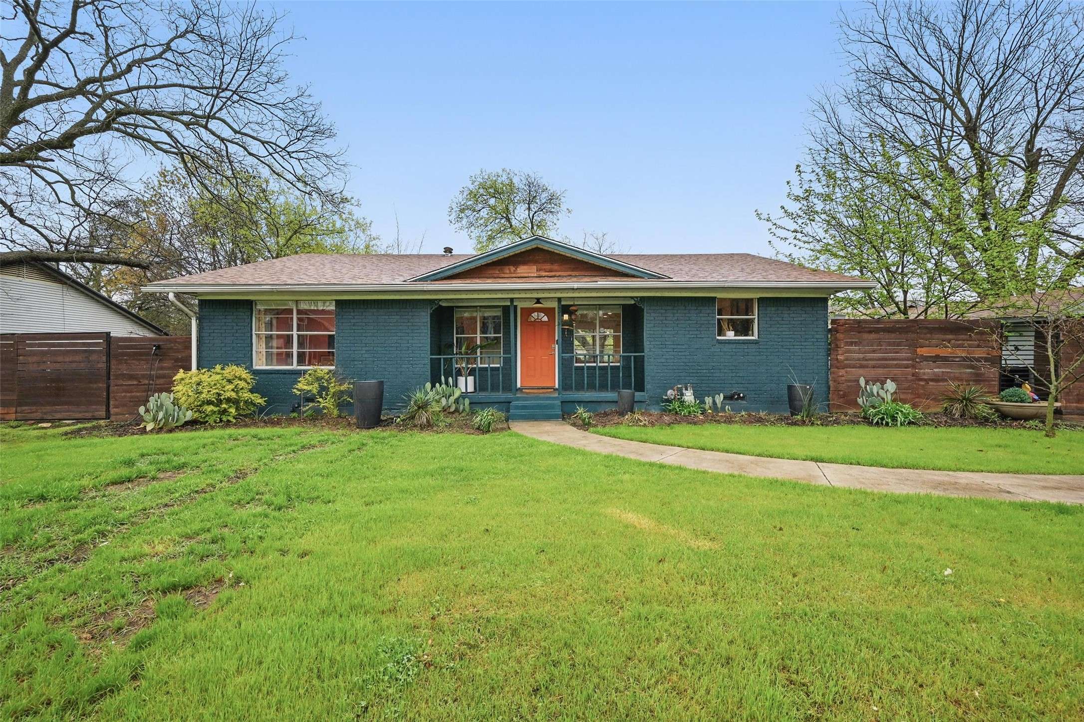Pilot Point, TX 76258,317 S Prairie ST