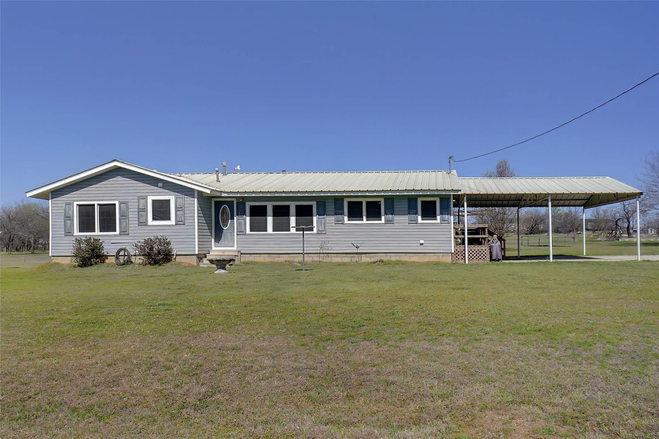 Runaway Bay, TX 76426,305 Cheyenne DR