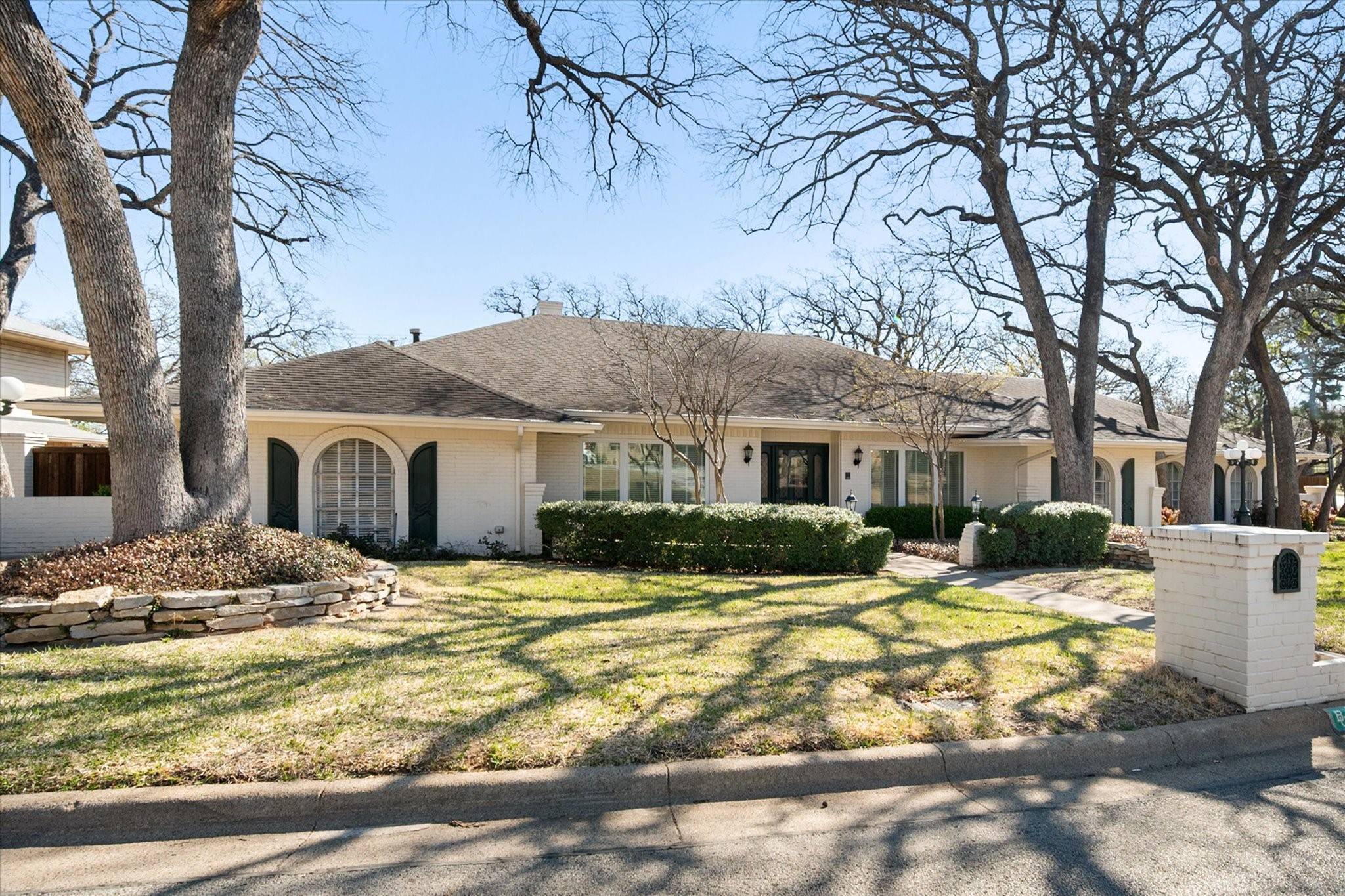 Arlington, TX 76012,801 Crowley RD