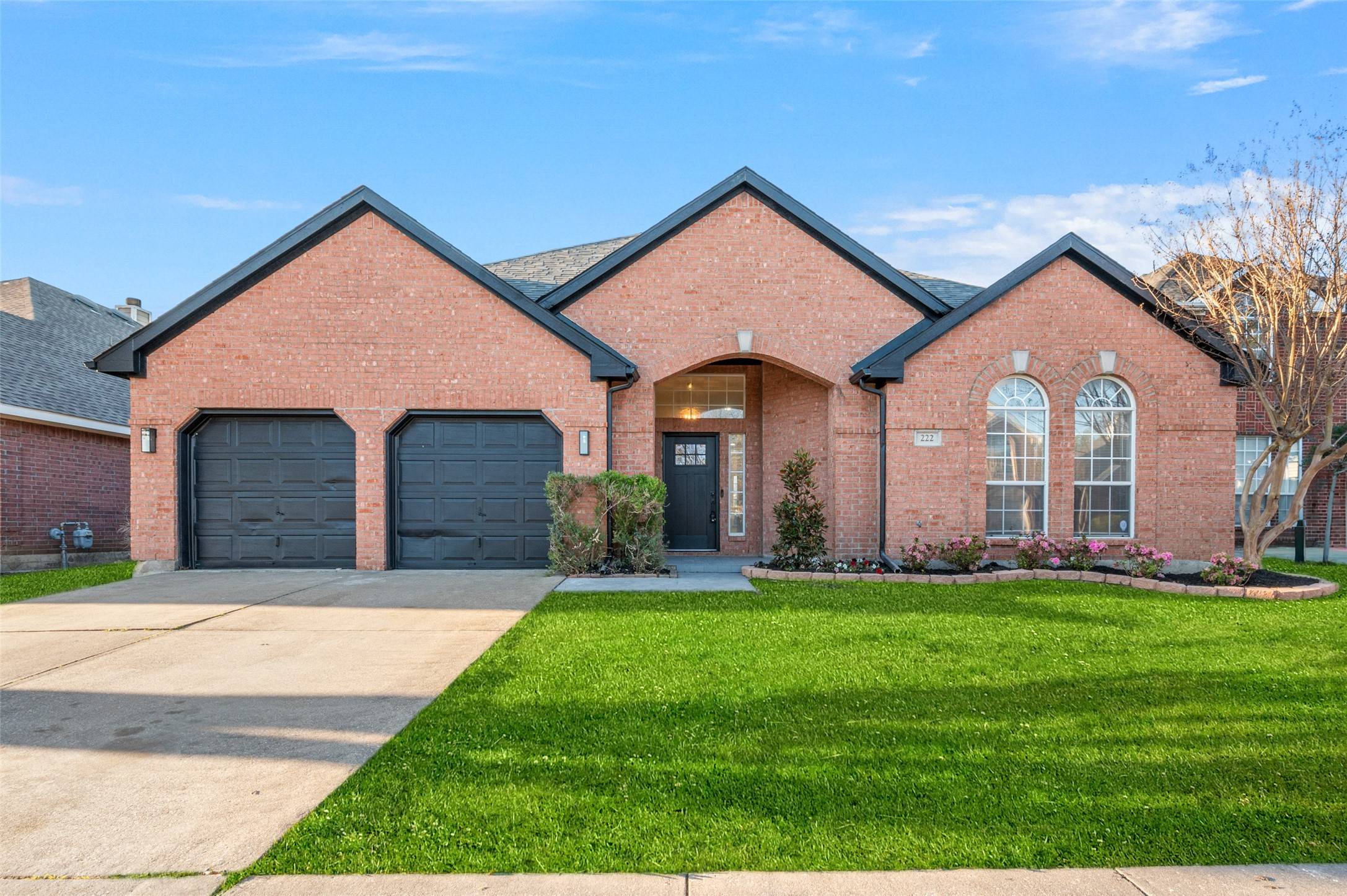 Arlington, TX 76002,222 Jennifer LN