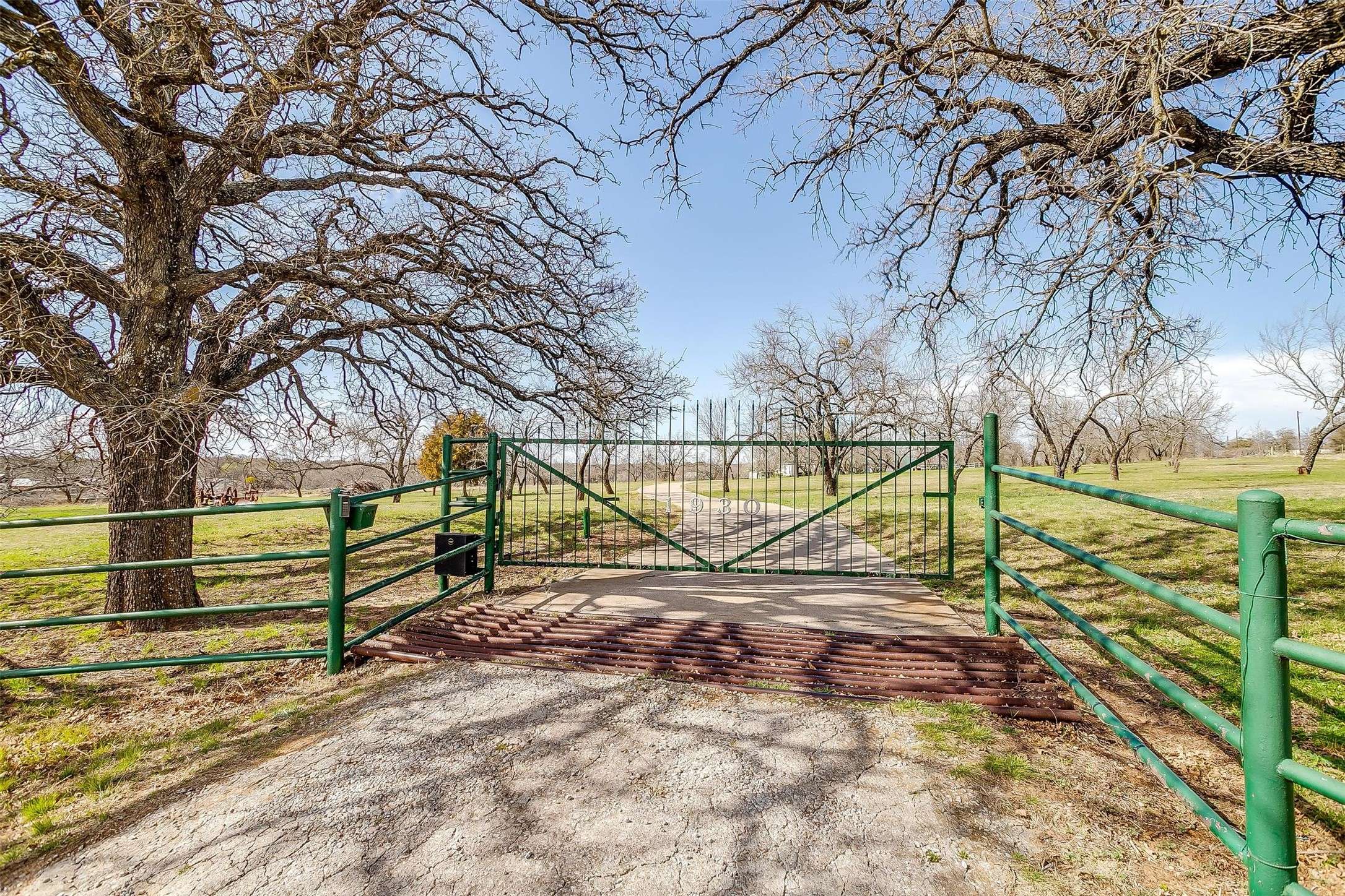 Weatherford, TX 76088,1930 Old Mineral Wells HWY