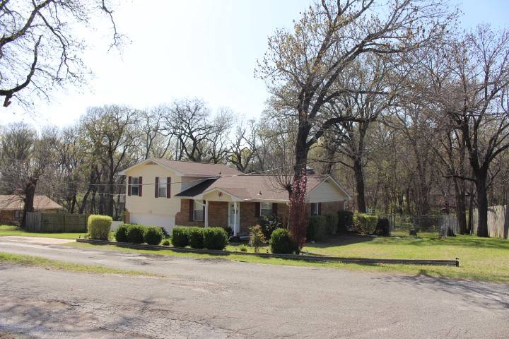 Kemp, TX 75143,15690 Hilltop DR