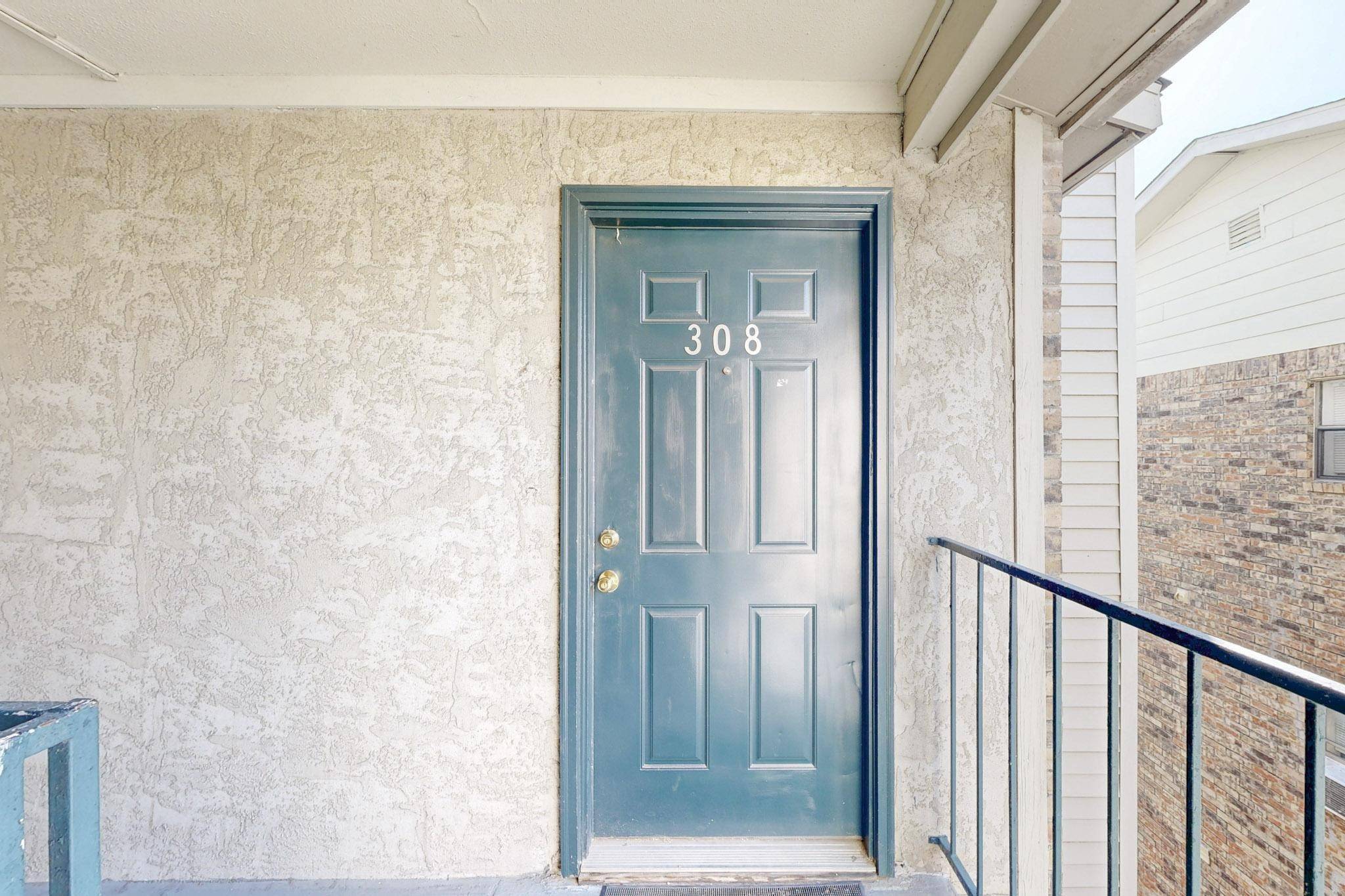 Dallas, TX 75243,9520 Royal LN #308