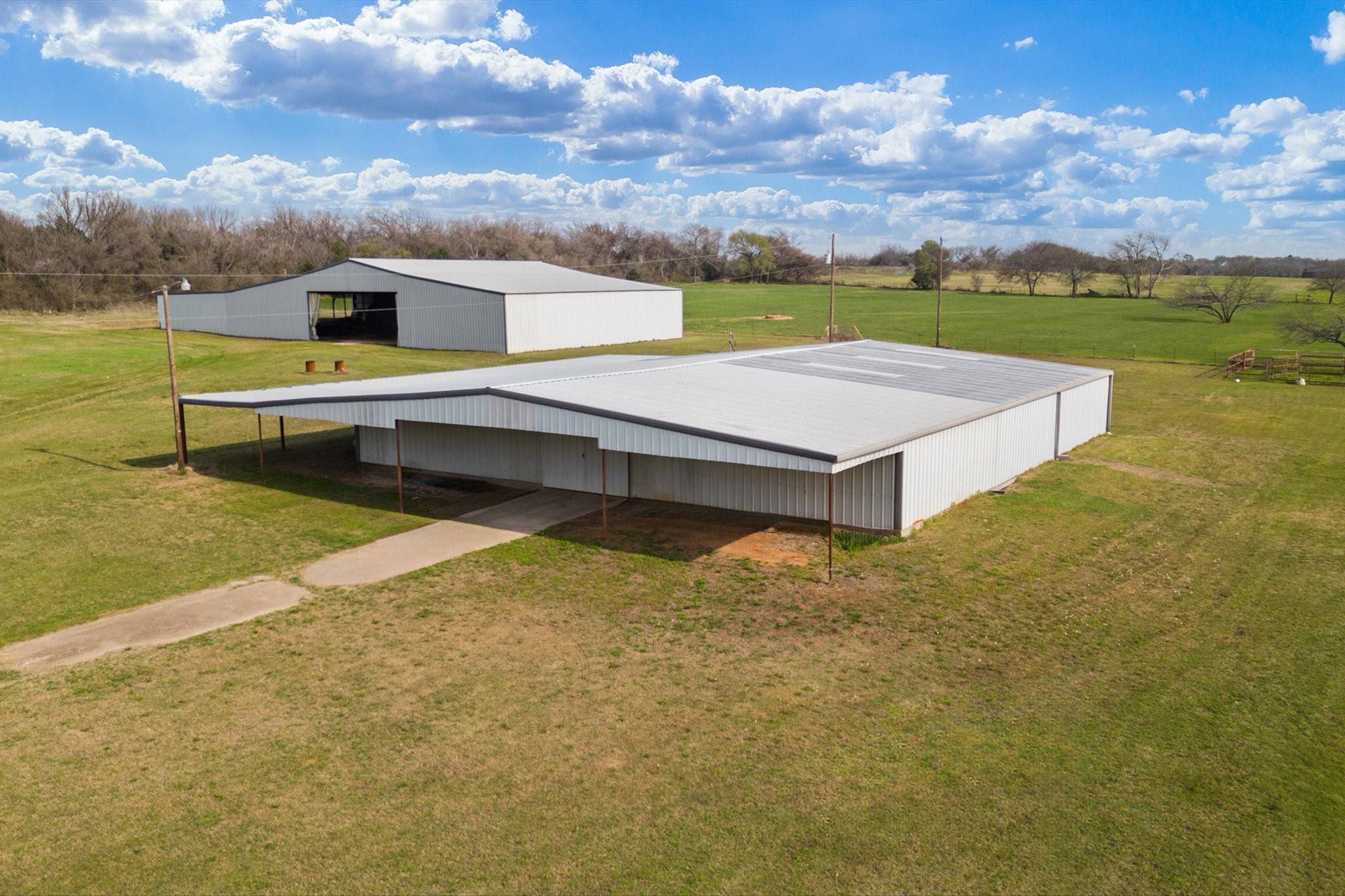 Cleburne, TX 76031,2901 Cty Rd 425