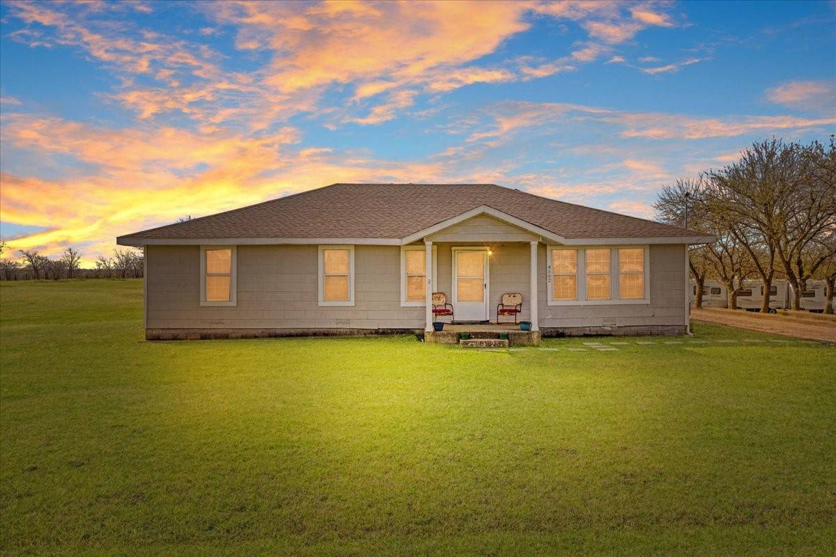 Southmayd, TX 76273,4502 Elementary DR