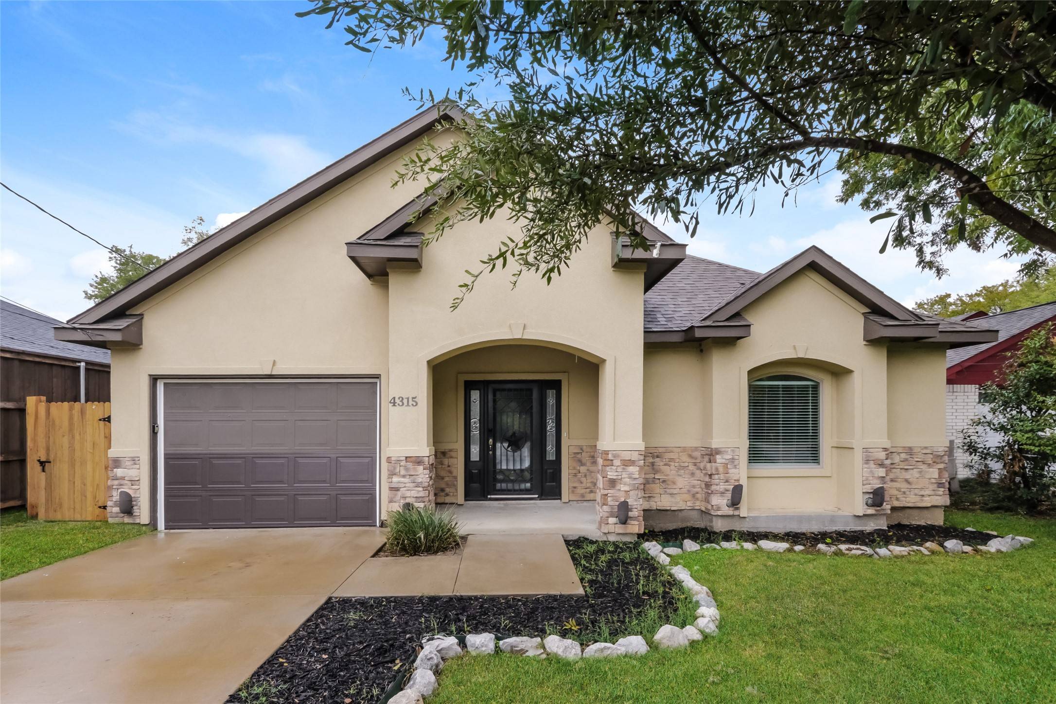 Dallas, TX 75212,4315 Bernal DR