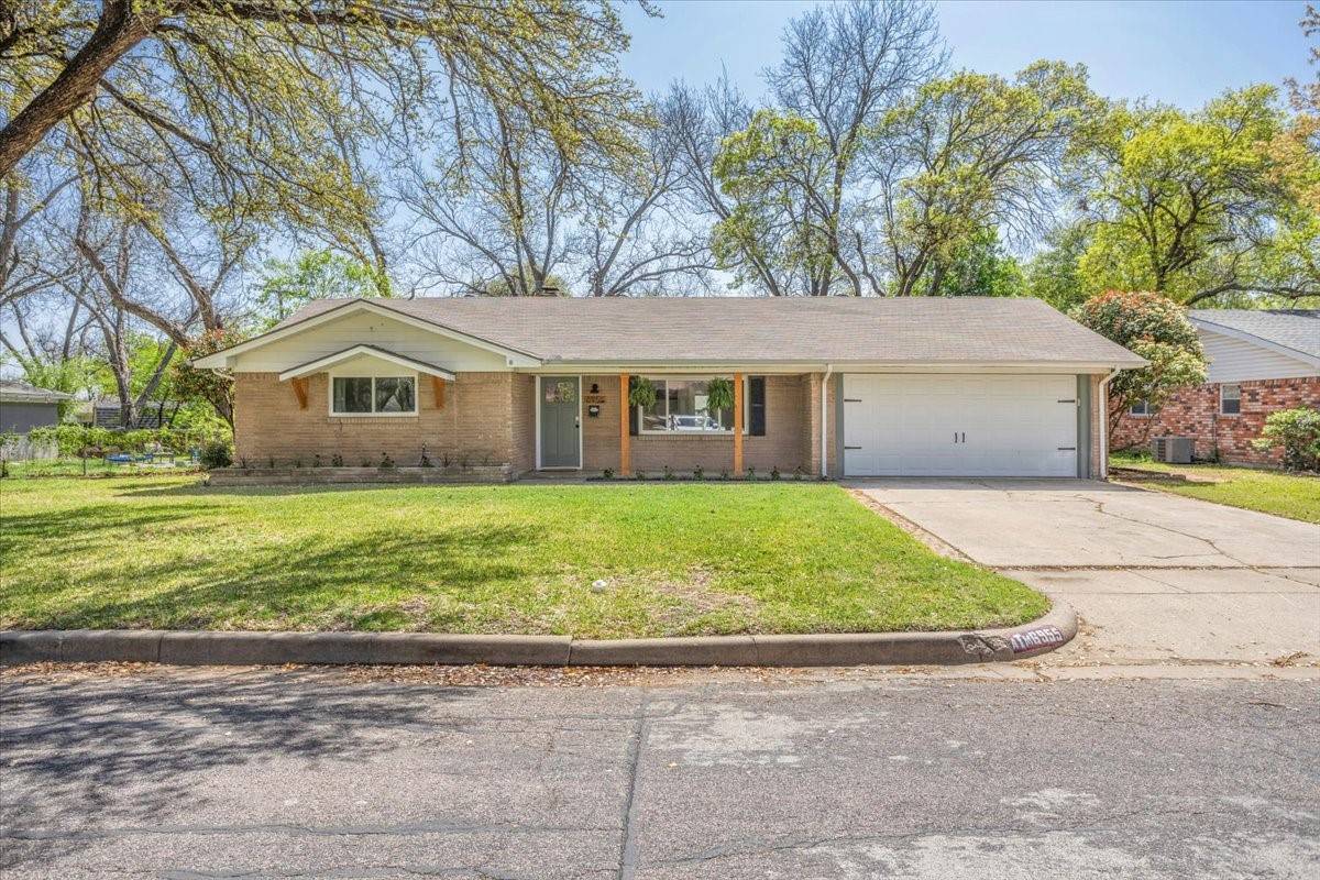 Fort Worth, TX 76116,6955 Pinon ST