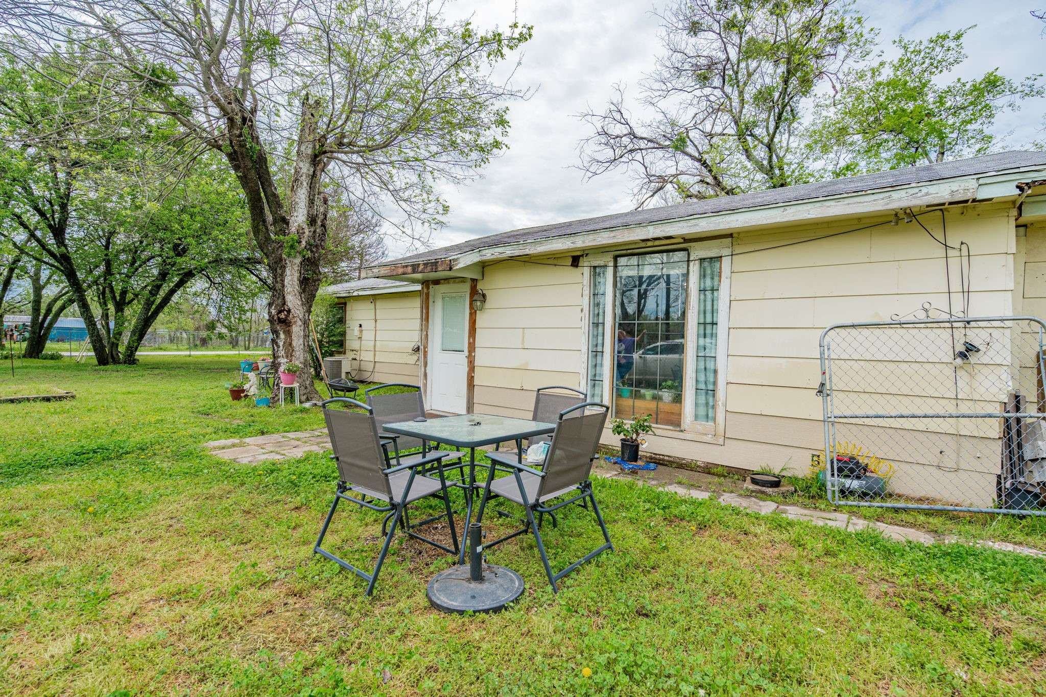 Quinlan, TX 75474,108 E Kirby
