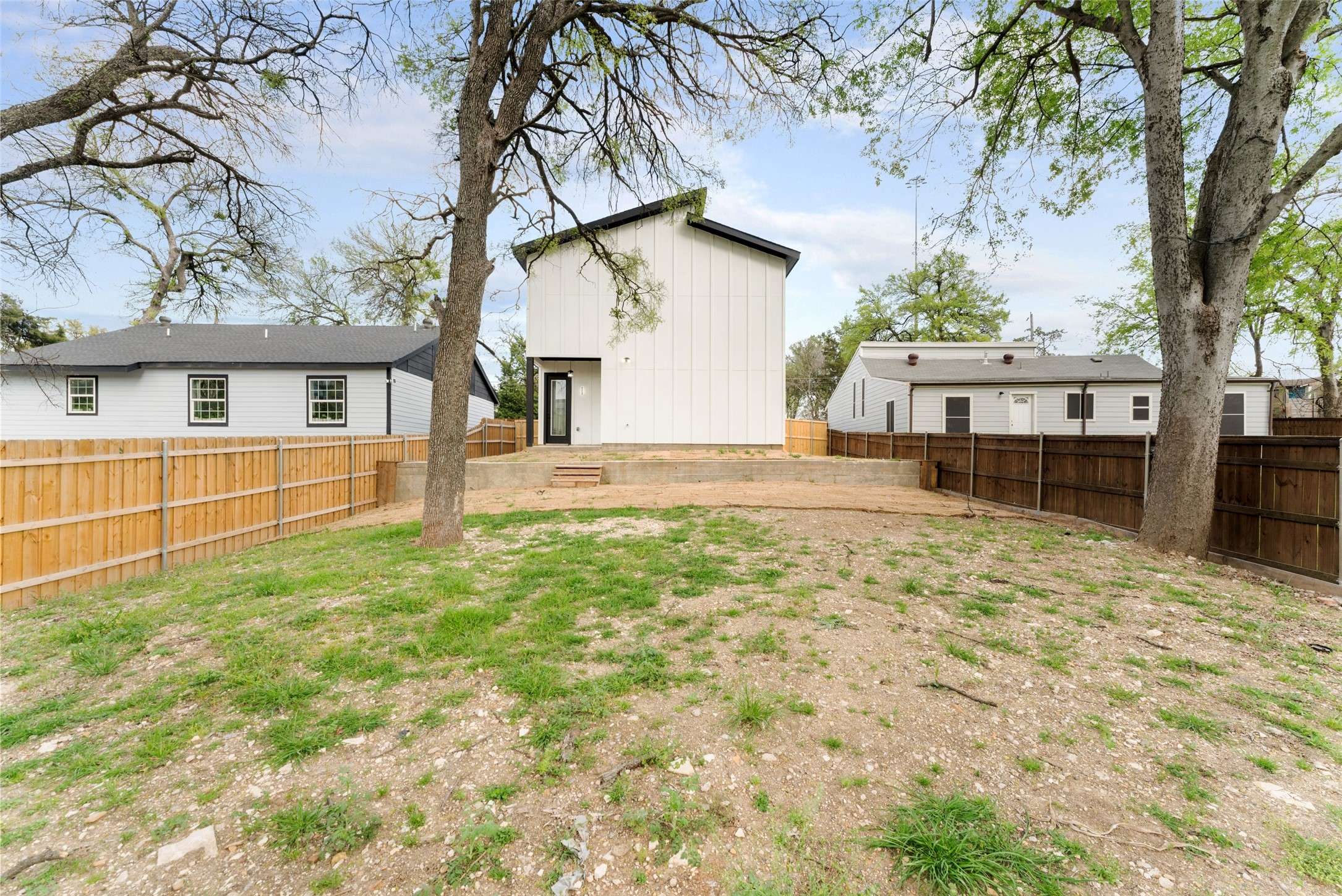 Dallas, TX 75224,2111 Brookhaven DR