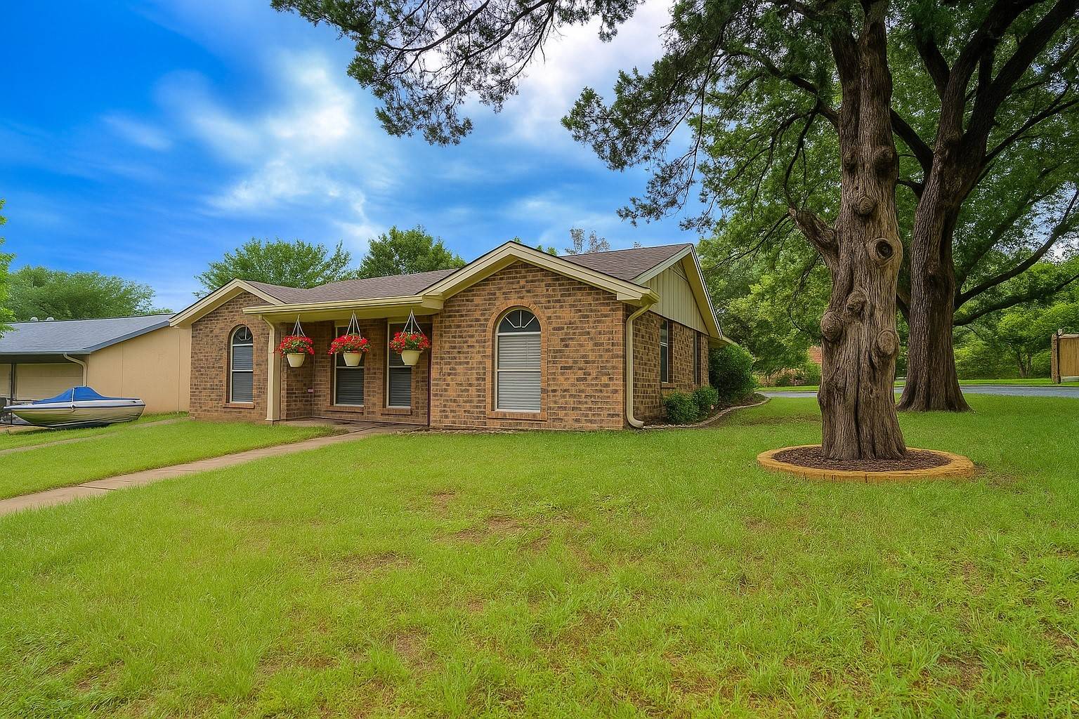 North Richland Hills, TX 76182,6967 Crabtree LN