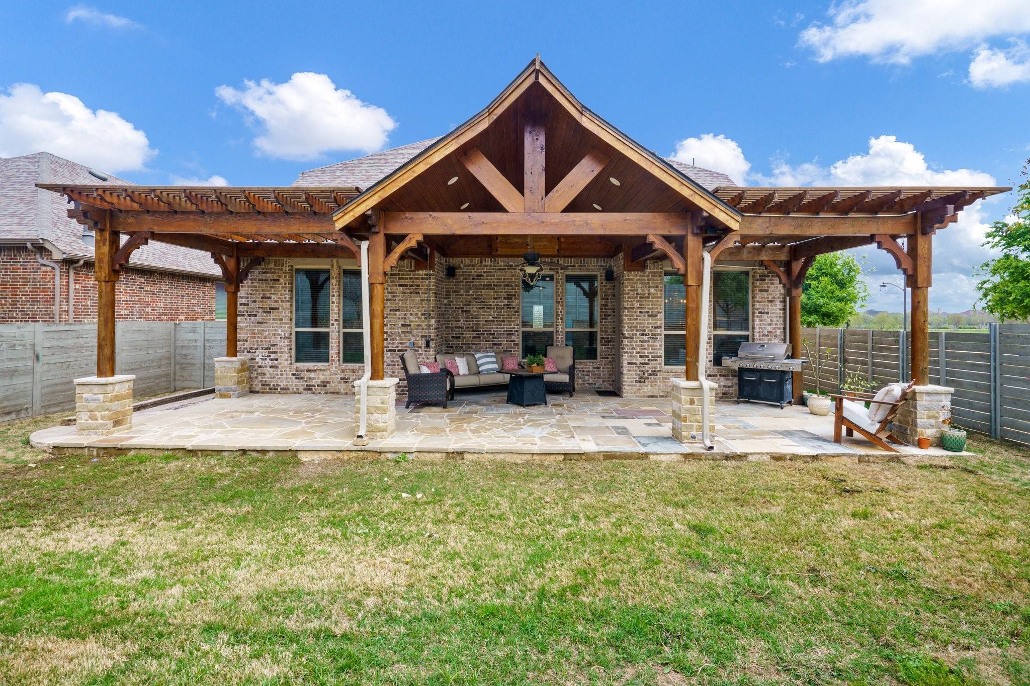Argyle, TX 76226,901 Meadows DR
