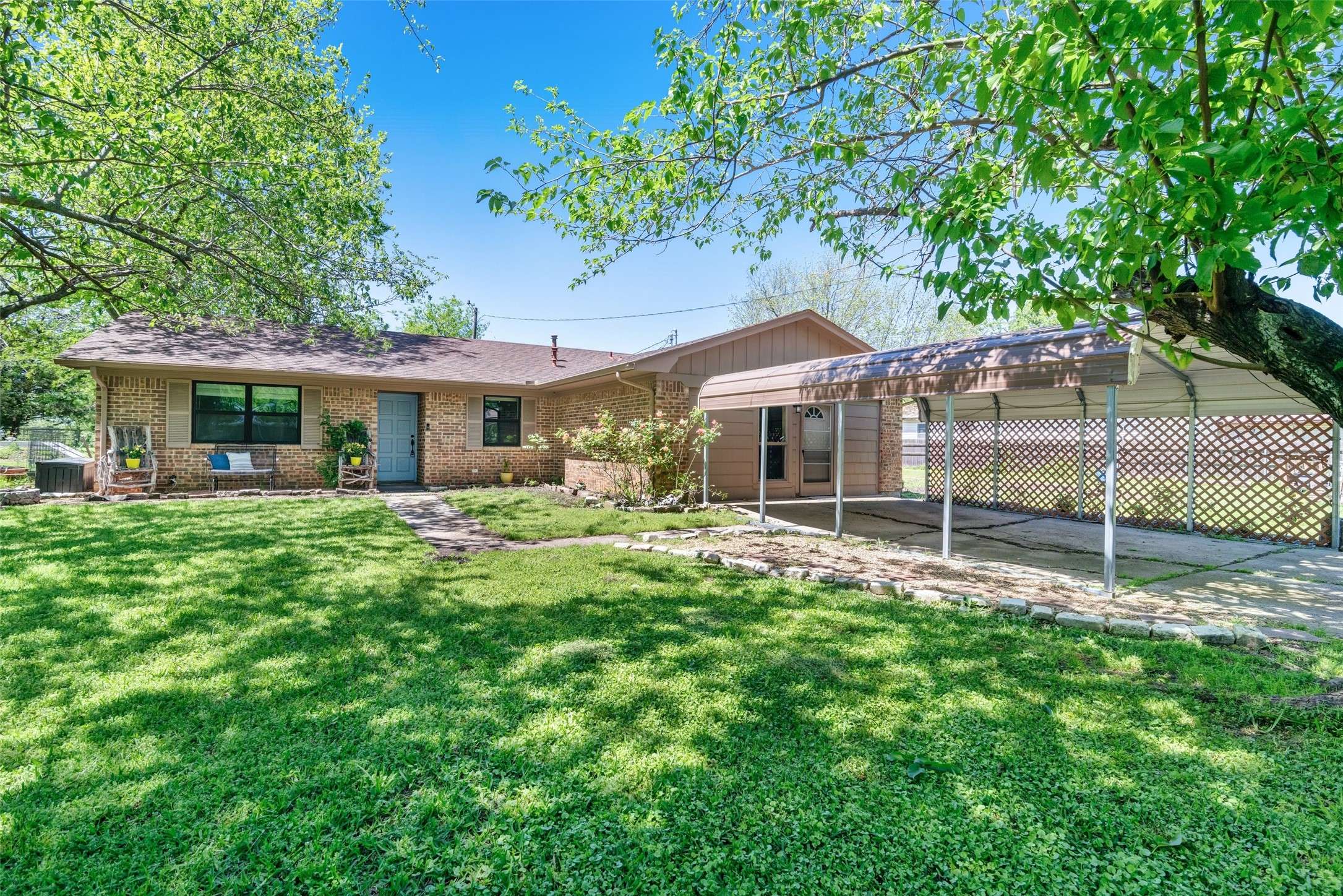 Wolfe City, TX 75496,832 Cherry ST