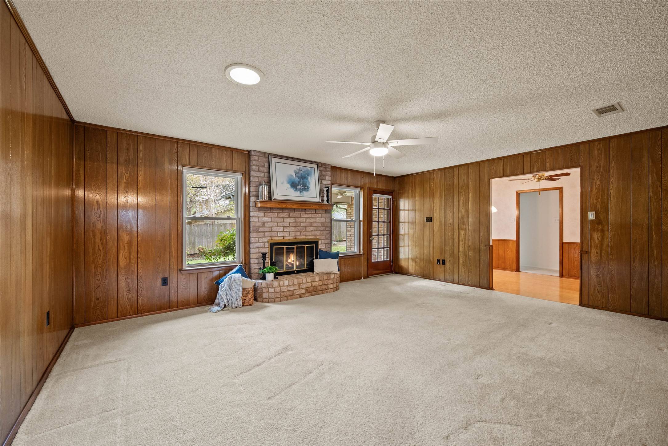 Arlington, TX 76017,5704 Trail Crest DR
