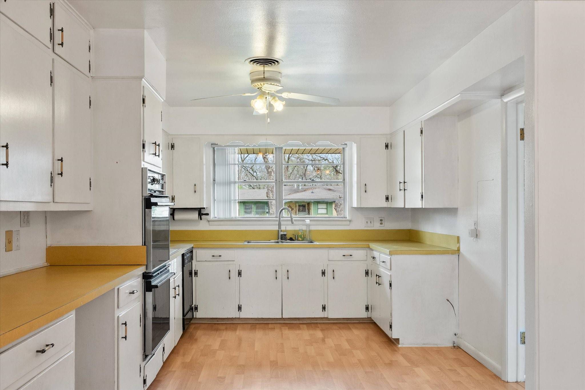Arlington, TX 76013,1604 Marshalldale DR