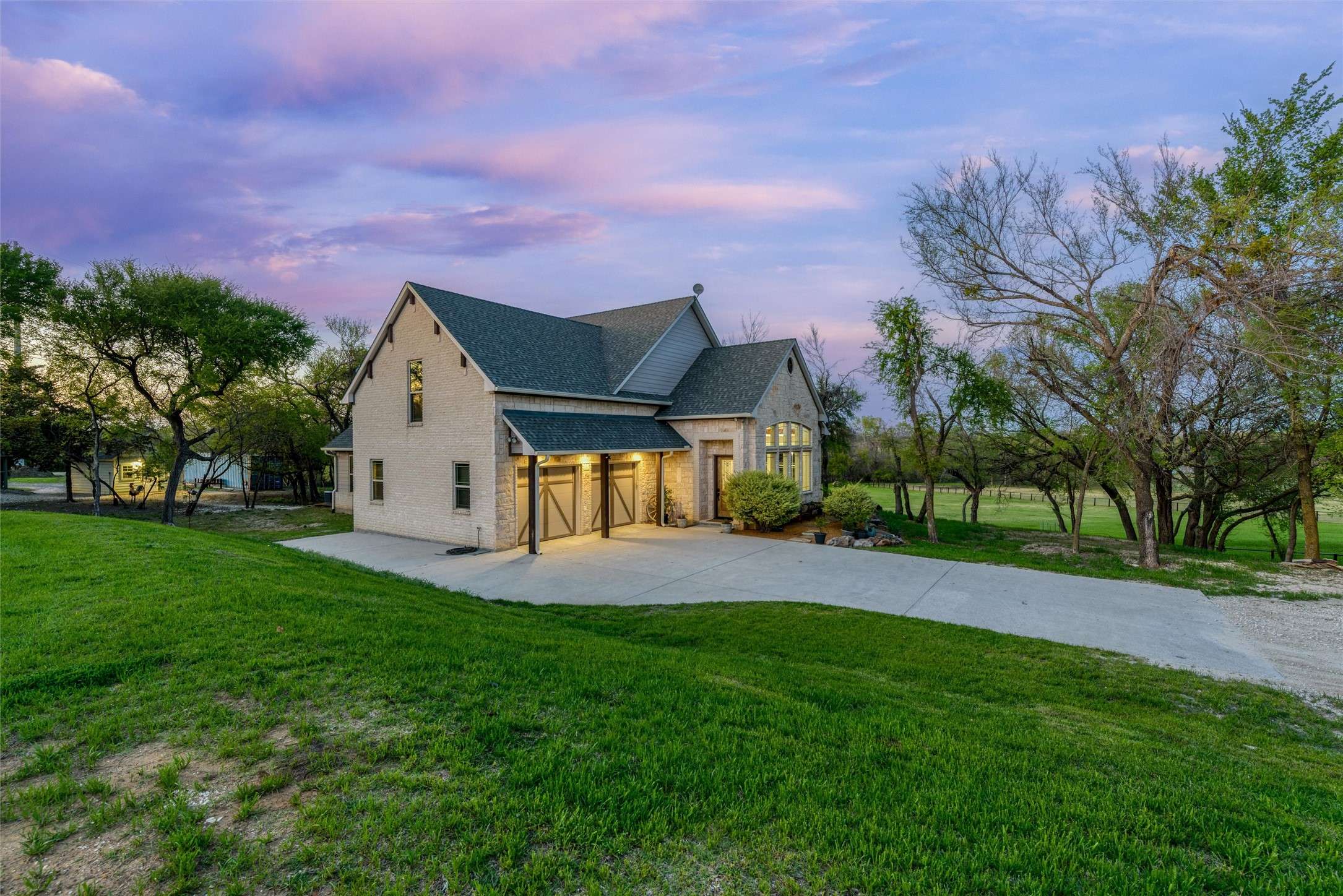 Celina, TX 75009,9095 County Road 128