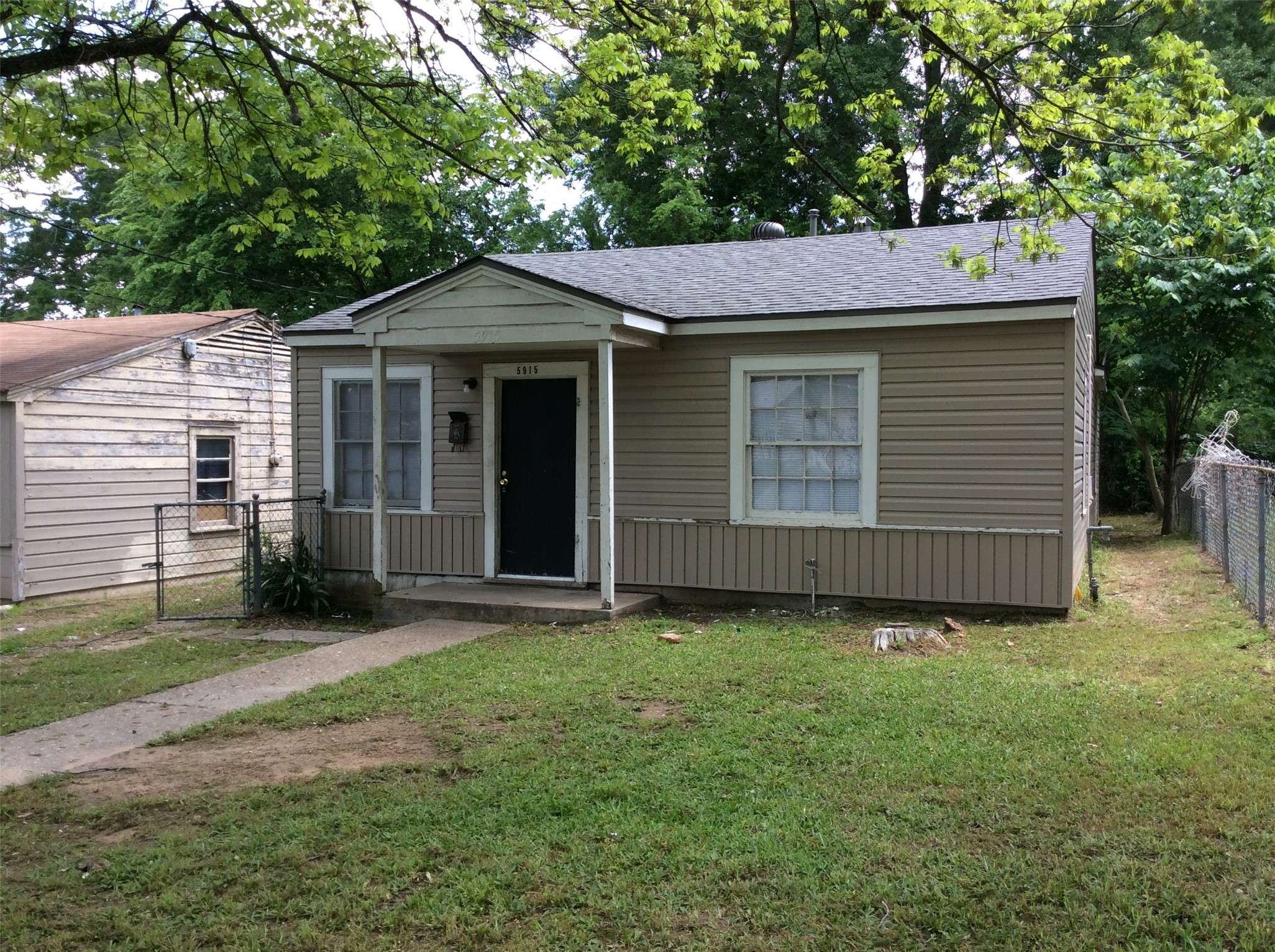 Shreveport, LA 71106,5915 Henderson AVE