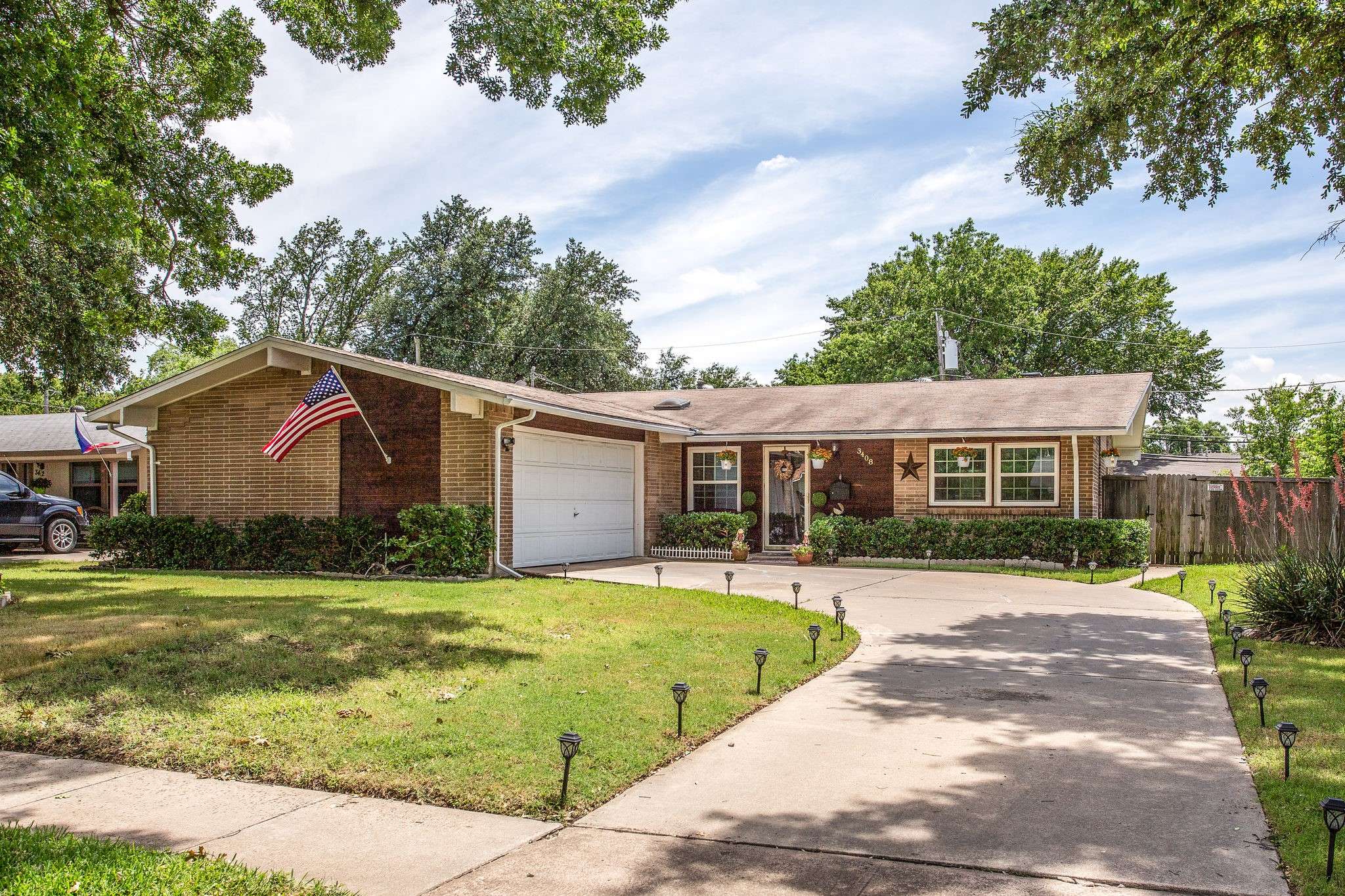 Dallas, TX 75234,3408 HIGH MESA DR