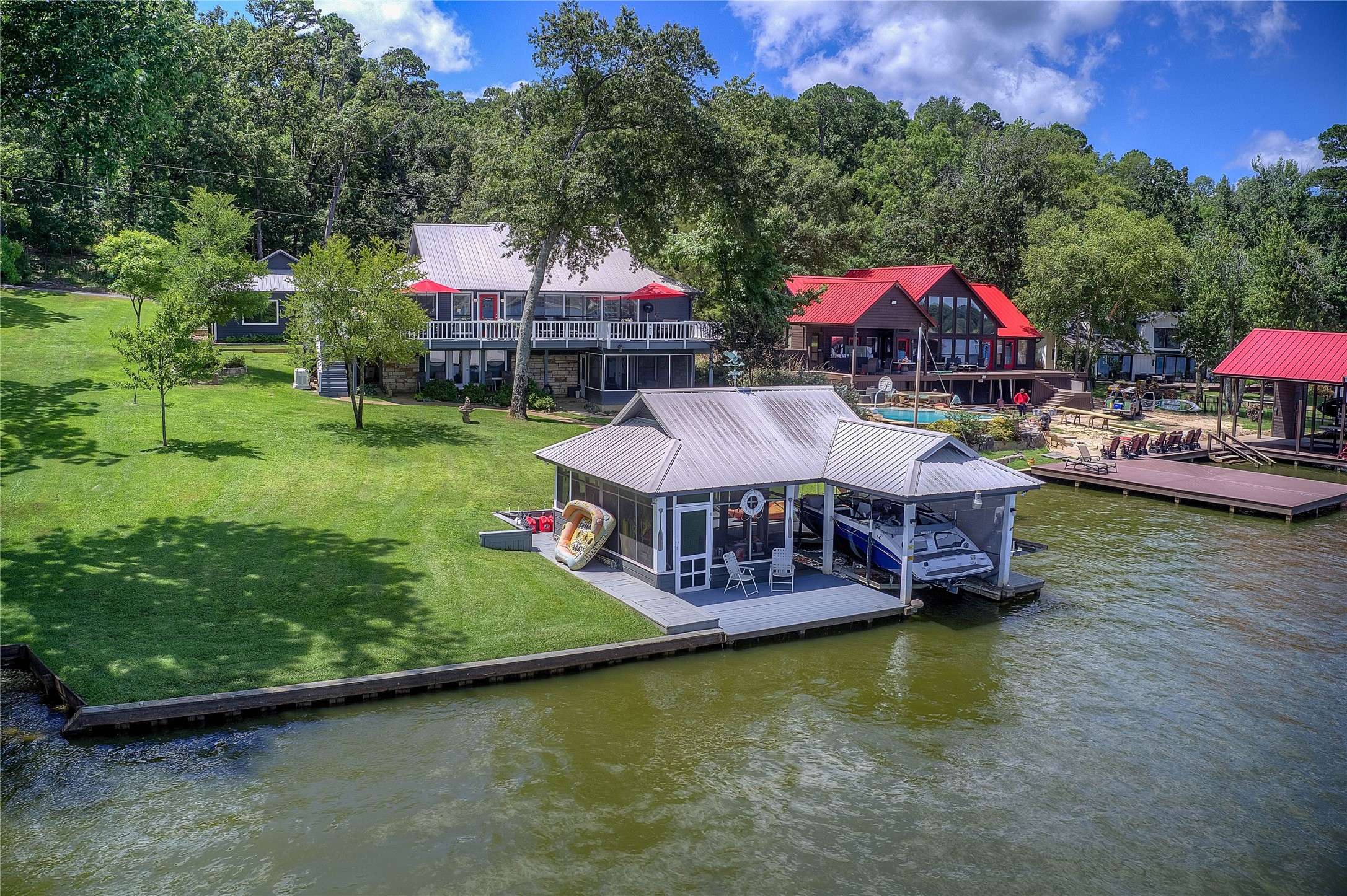 Scroggins, TX 75480,203 Hickory Hill LN