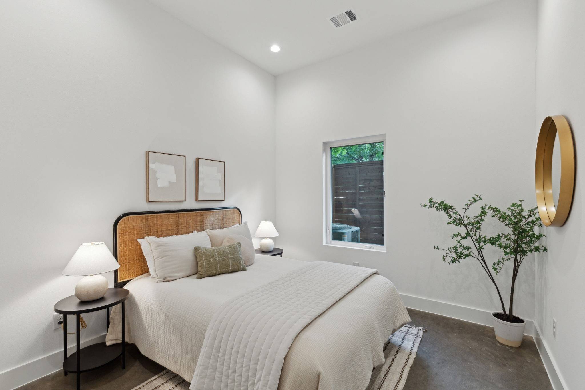 Dallas, TX 75235,2142 Lovedale AVE #101