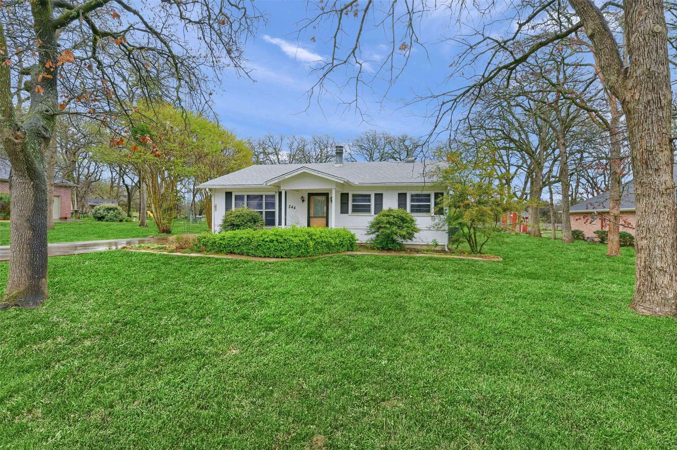 Lake Kiowa, TX 76240,244 Cayuga TRL