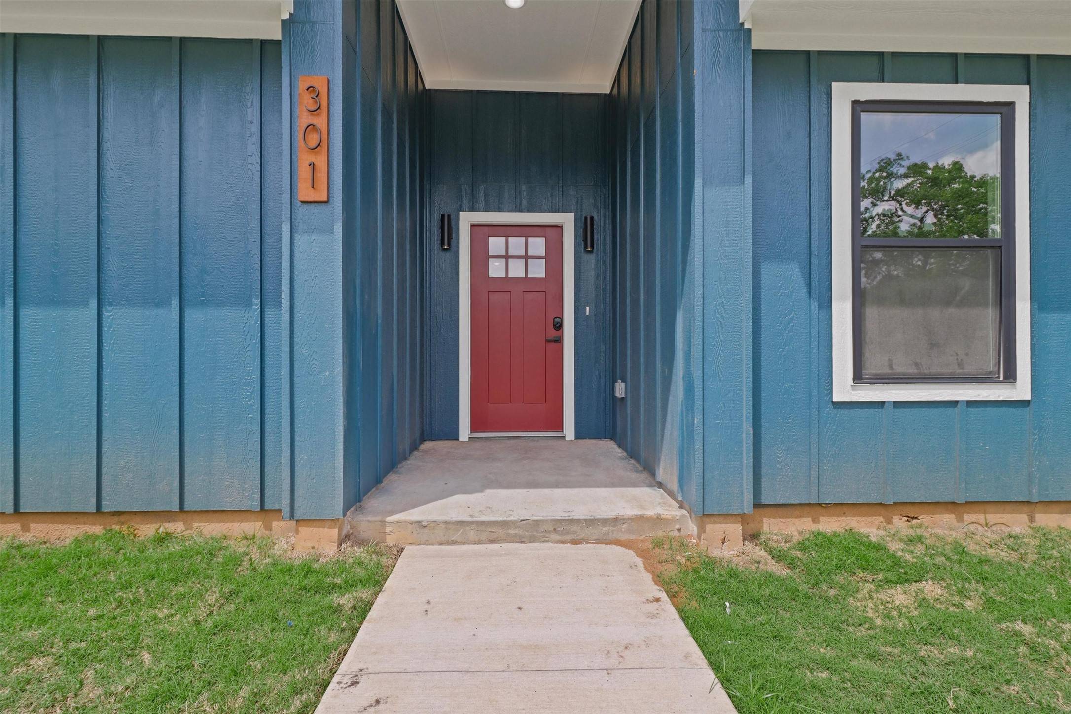 Denison, TX 75020,301 W Johnson