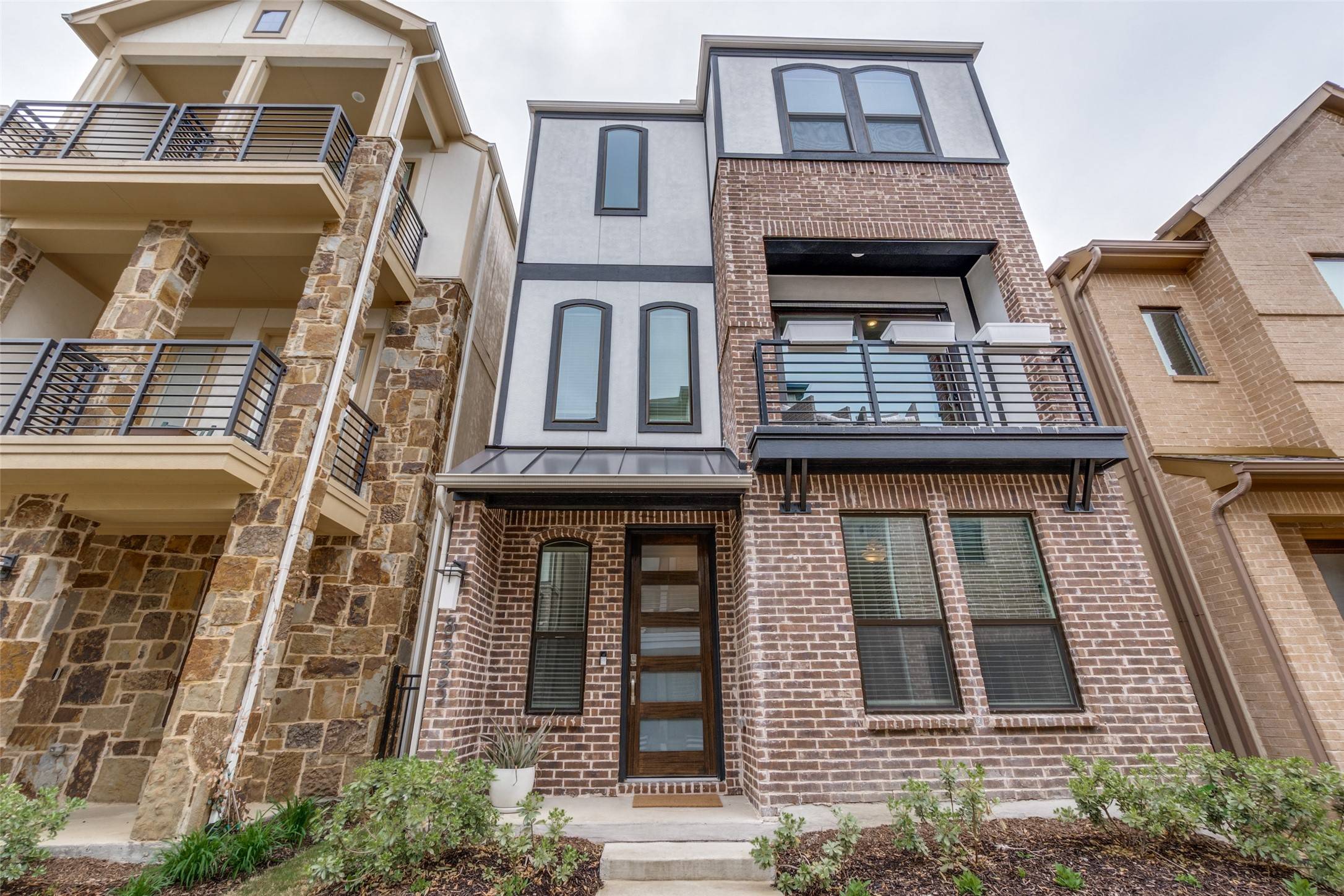 Dallas, TX 75231,8233 Laflin LN