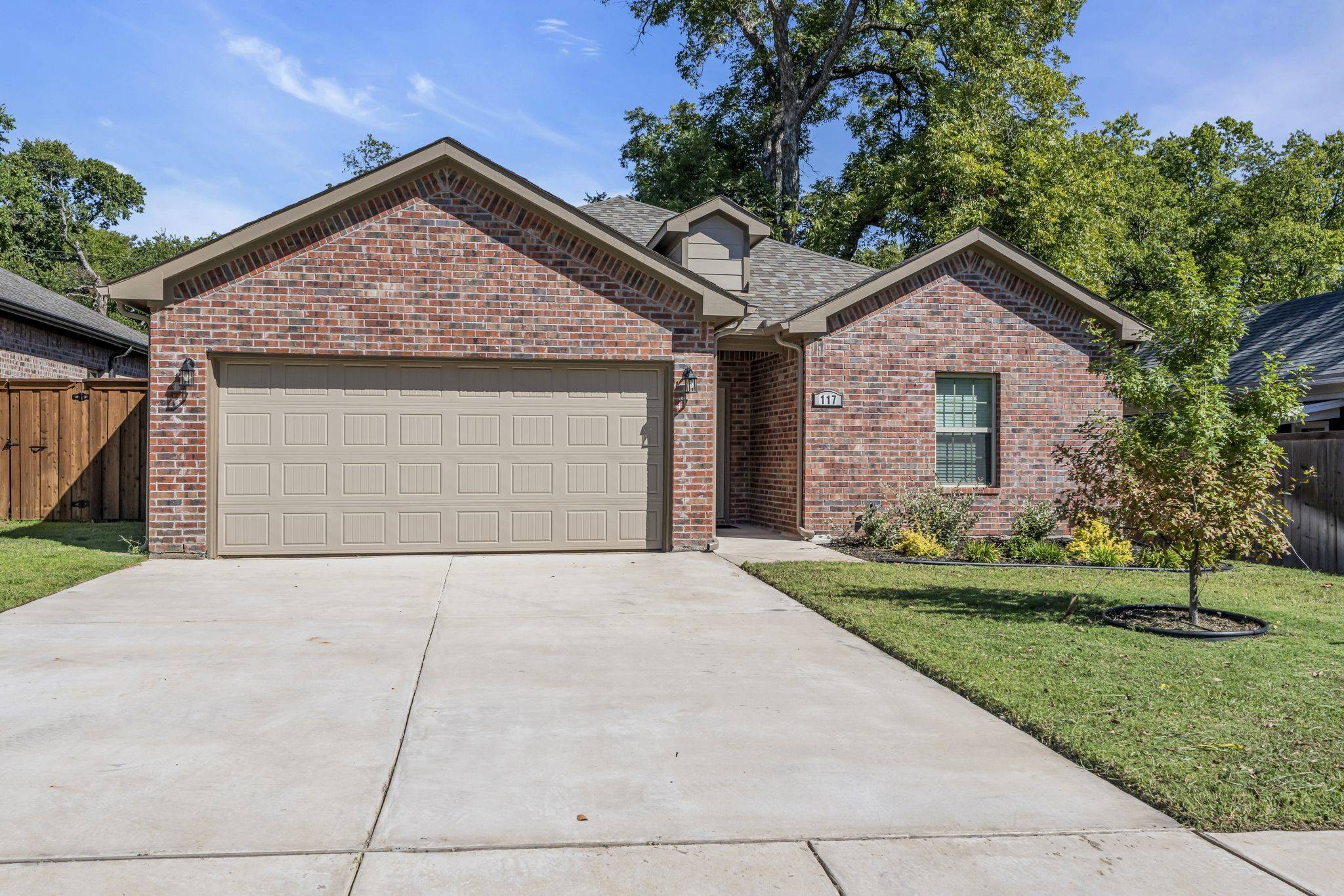 Denison, TX 75021,117 W Morton ST