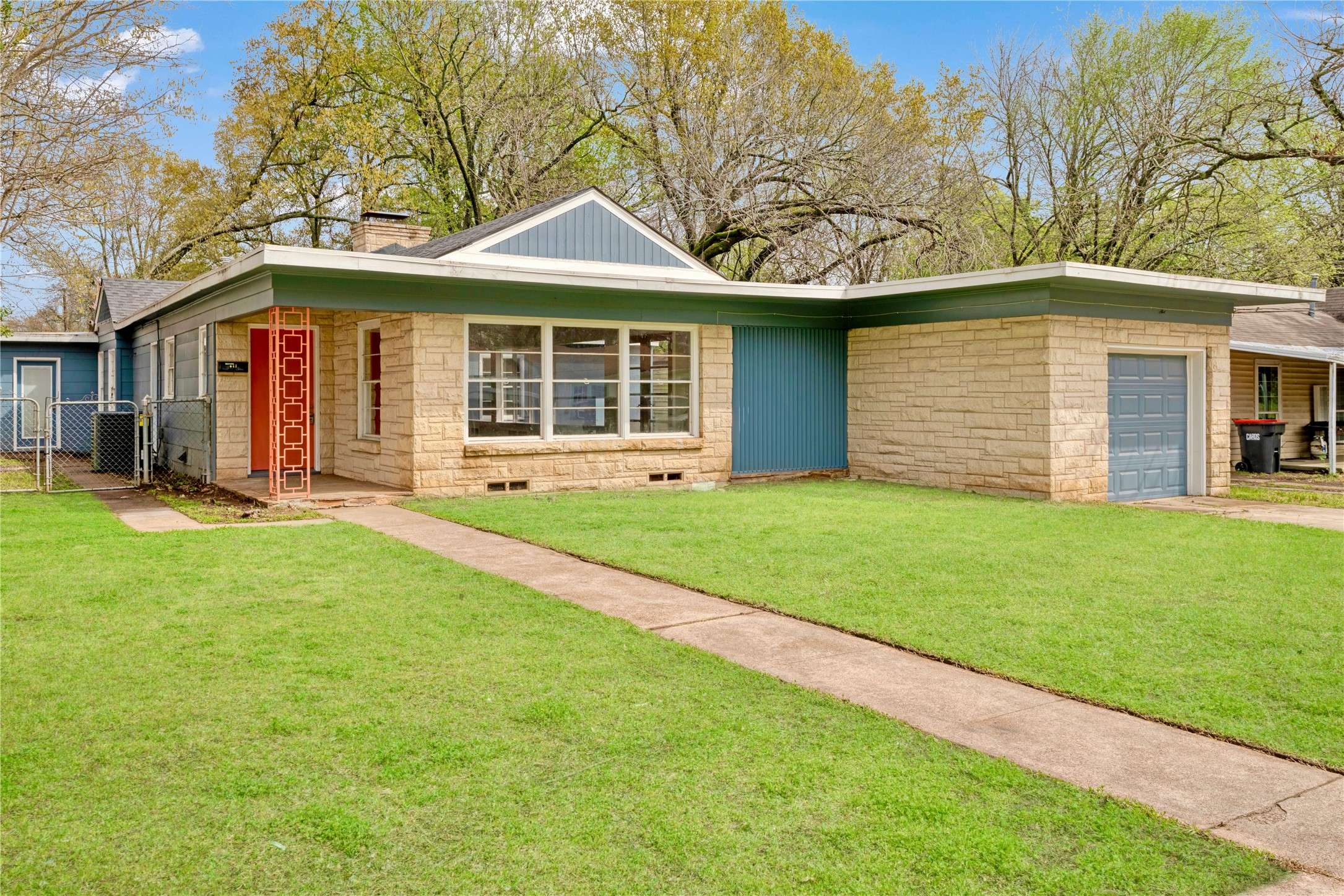 Paris, TX 75460,641 SE 23rd