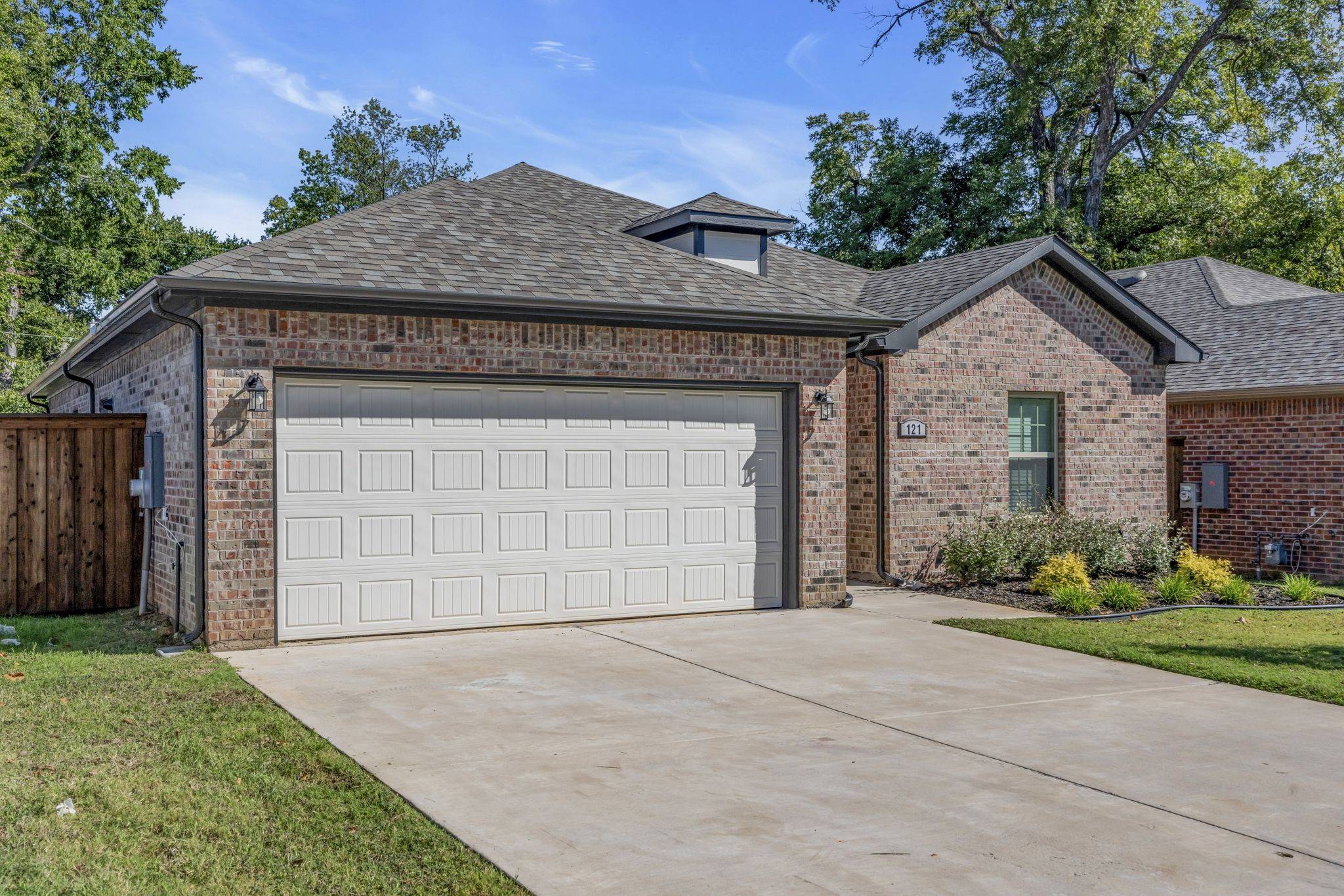 Denison, TX 75021,121 W Morton ST