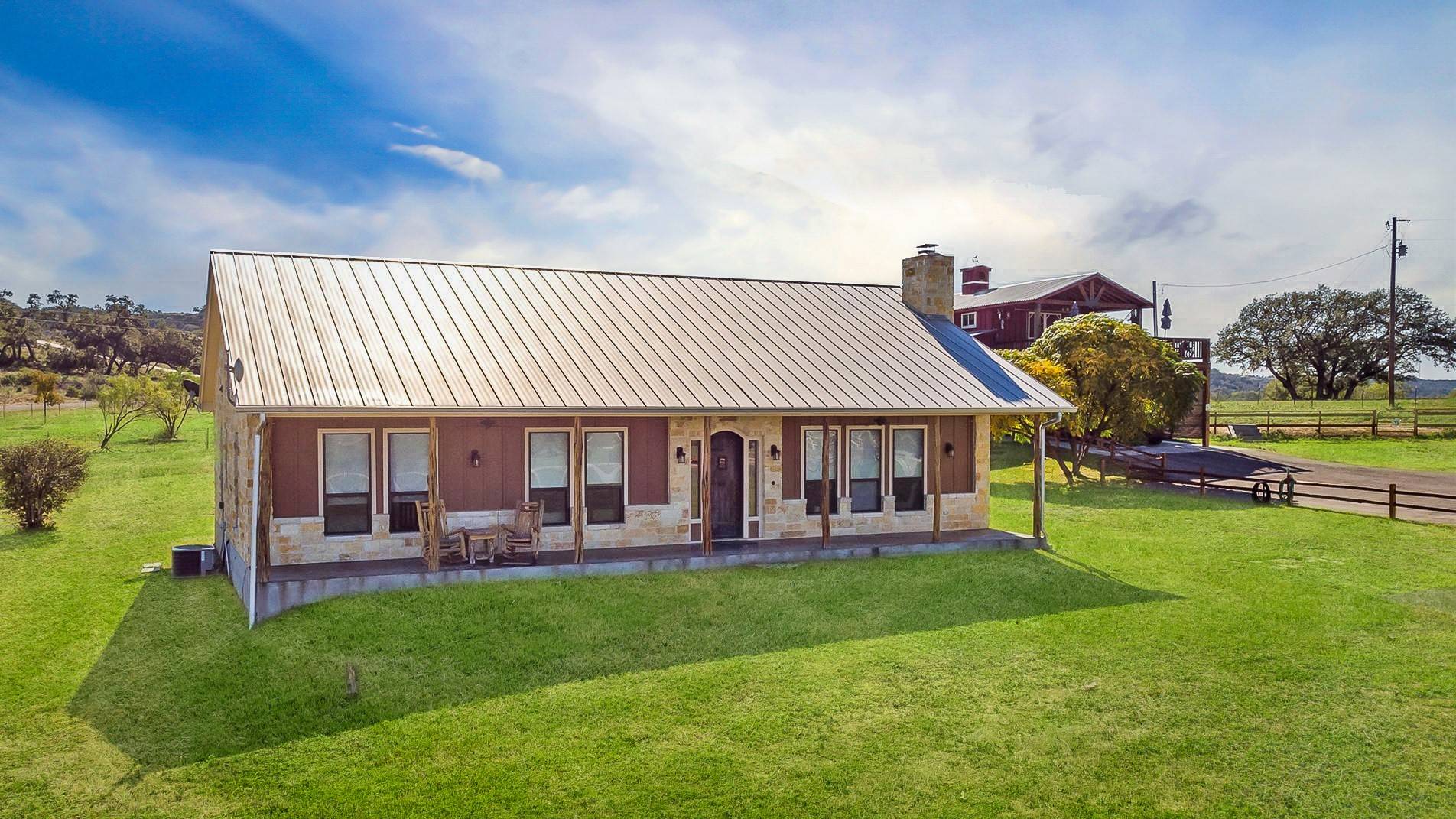 Kingsland, TX 78639,800 Quarter Horse CIR