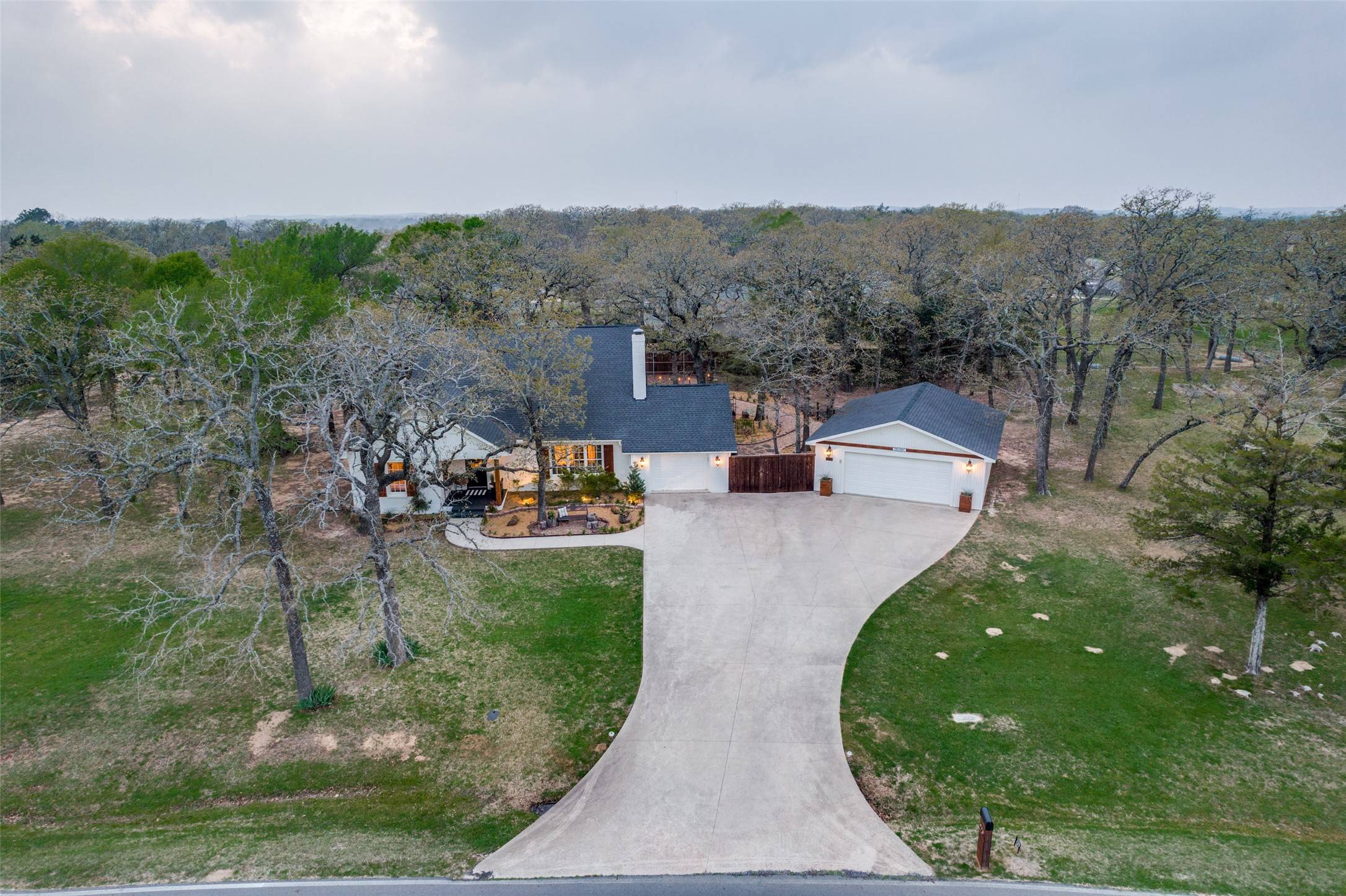 Lake Kiowa, TX 76240,229 Colt DR