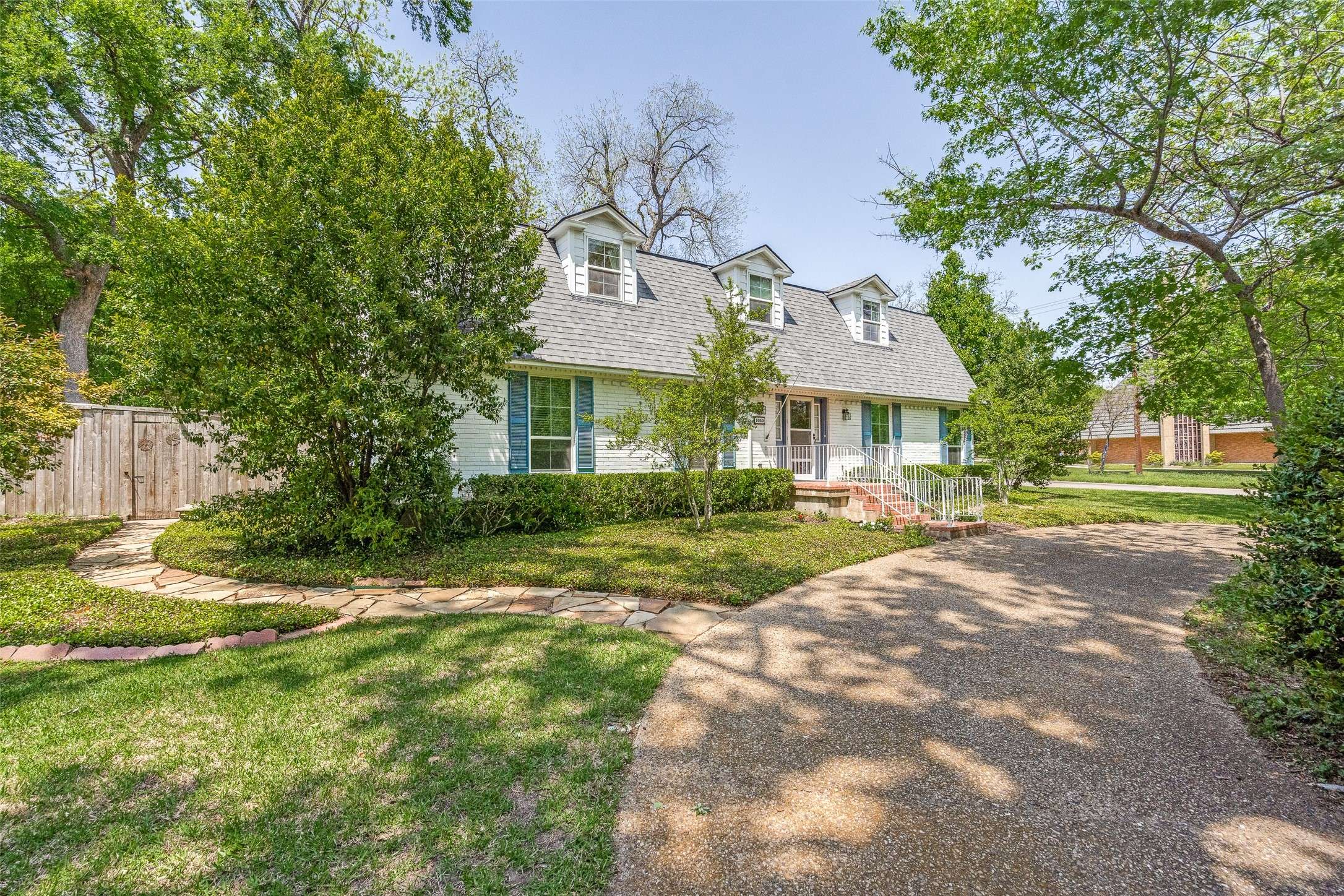 Dallas, TX 75218,1050 Forest Grove DR
