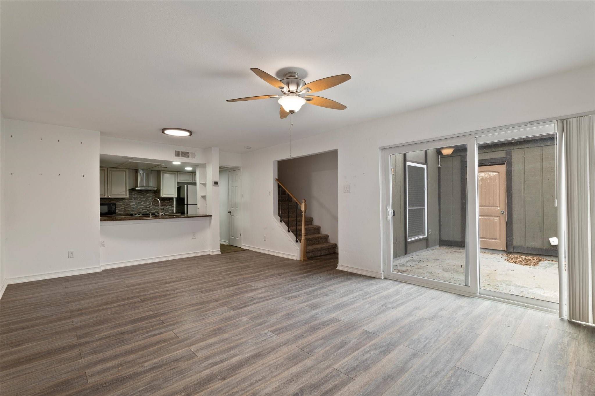 Dallas, TX 75236,4645 Country Creek DR #1098