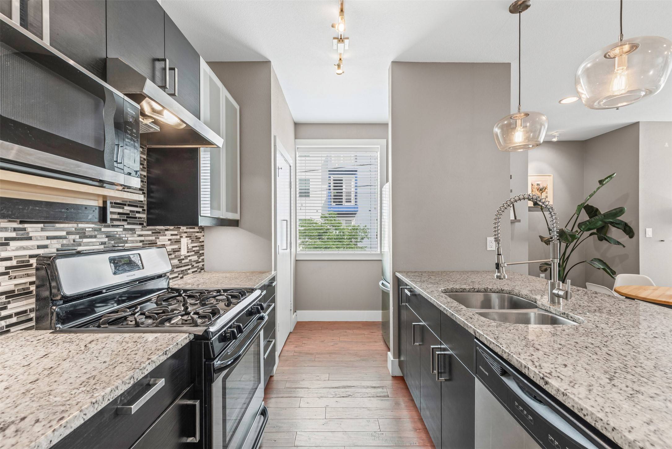 Fort Worth, TX 76104,1320 May ST #204