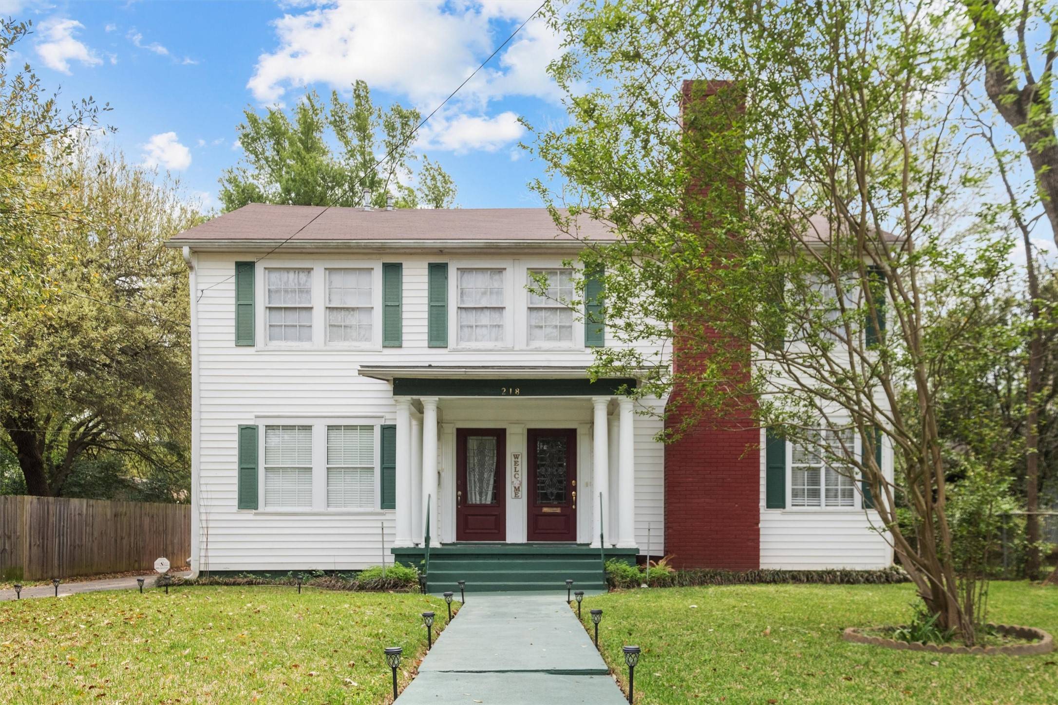 Palestine, TX 75801,218 E Park AVE