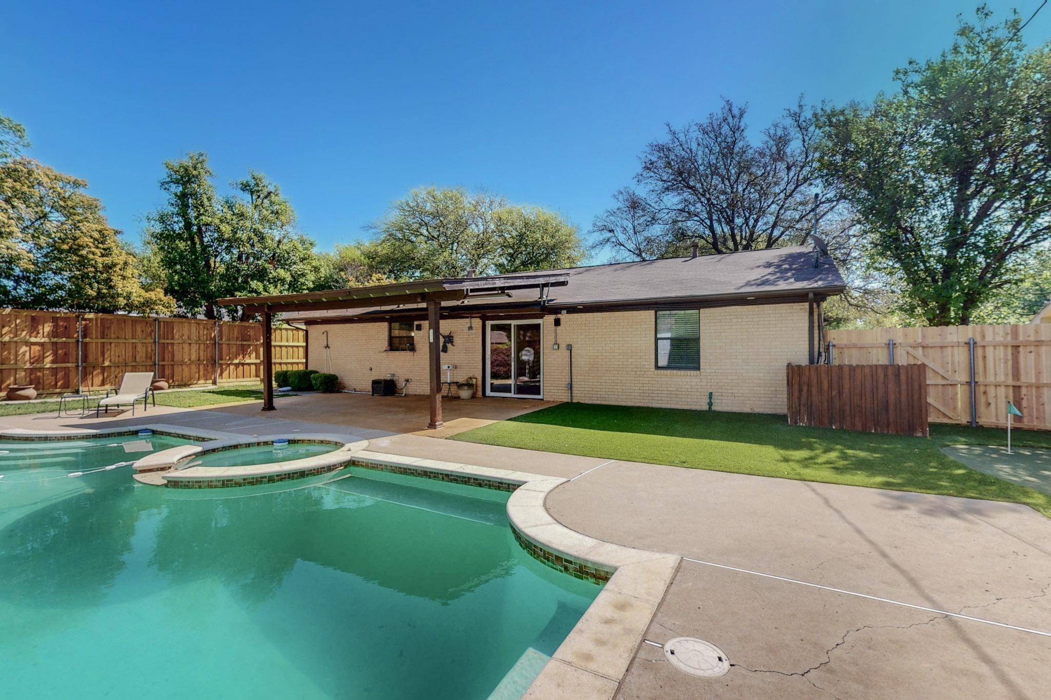Farmers Branch, TX 75234,13465 Shahan DR