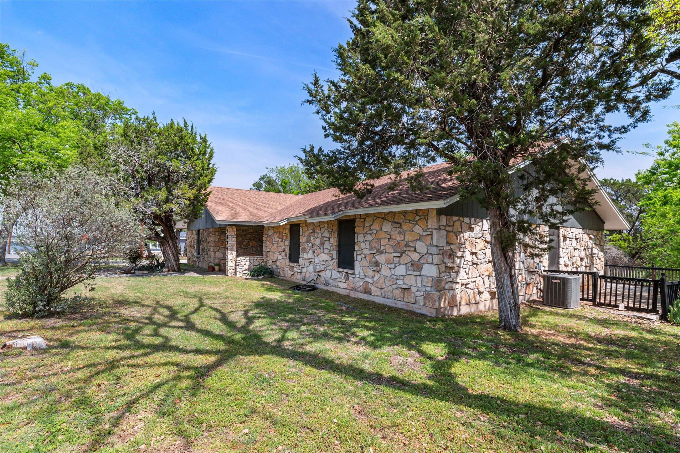 Granbury, TX 76048,1629 S Chisholm TRL