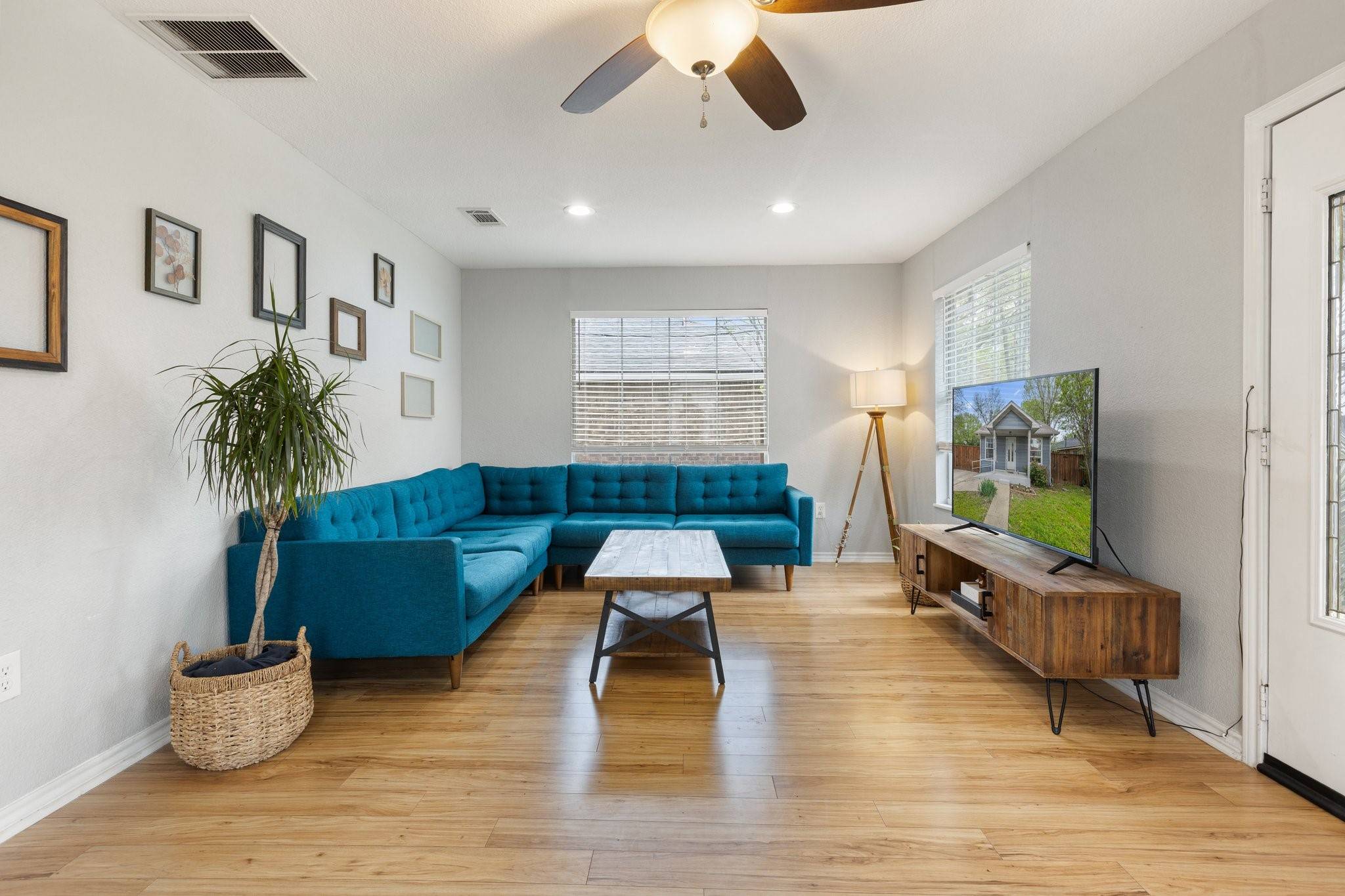 Dallas, TX 75212,4131 Odessa ST