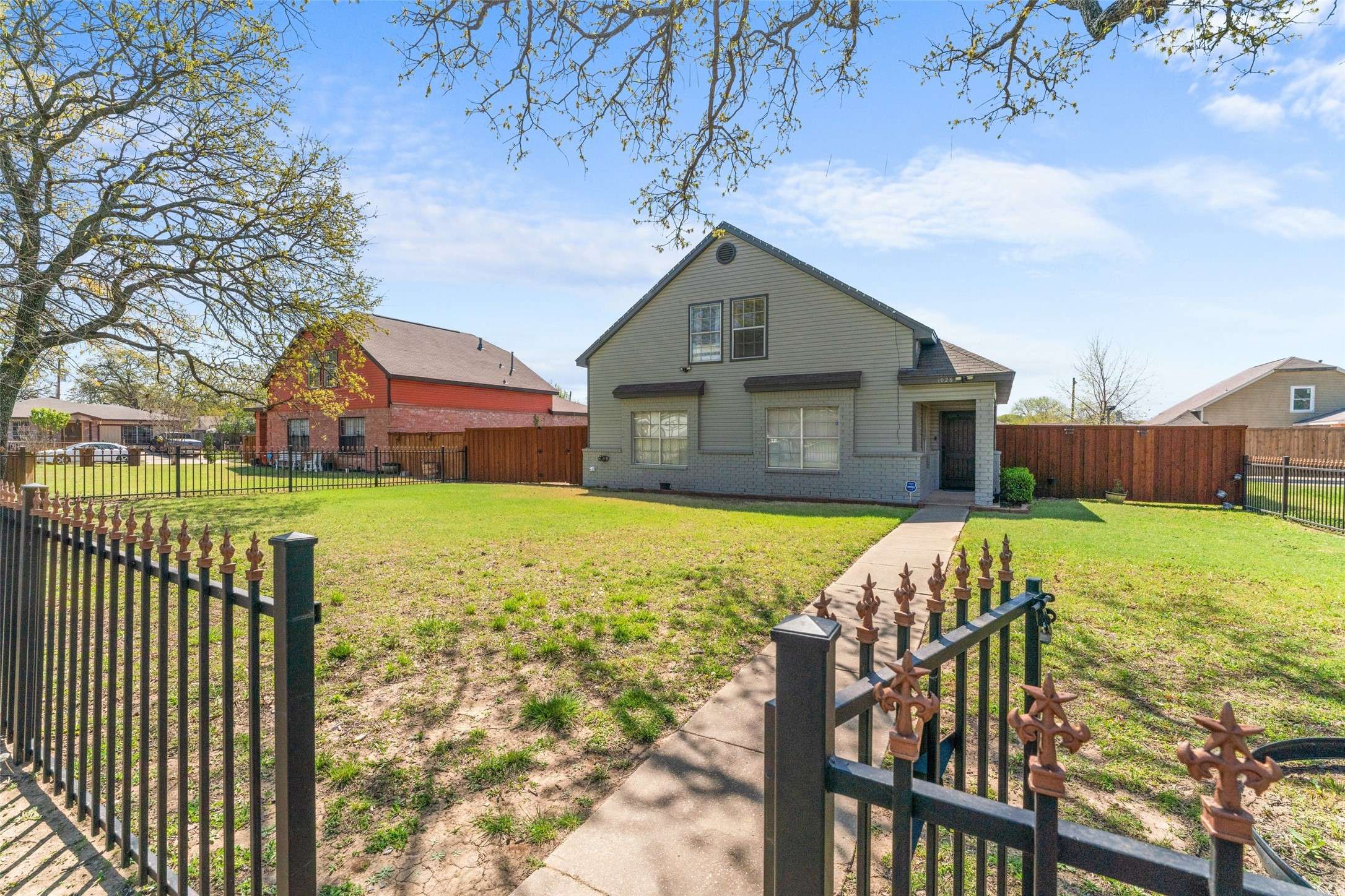 Dallas, TX 75217,10260 Budtime LN